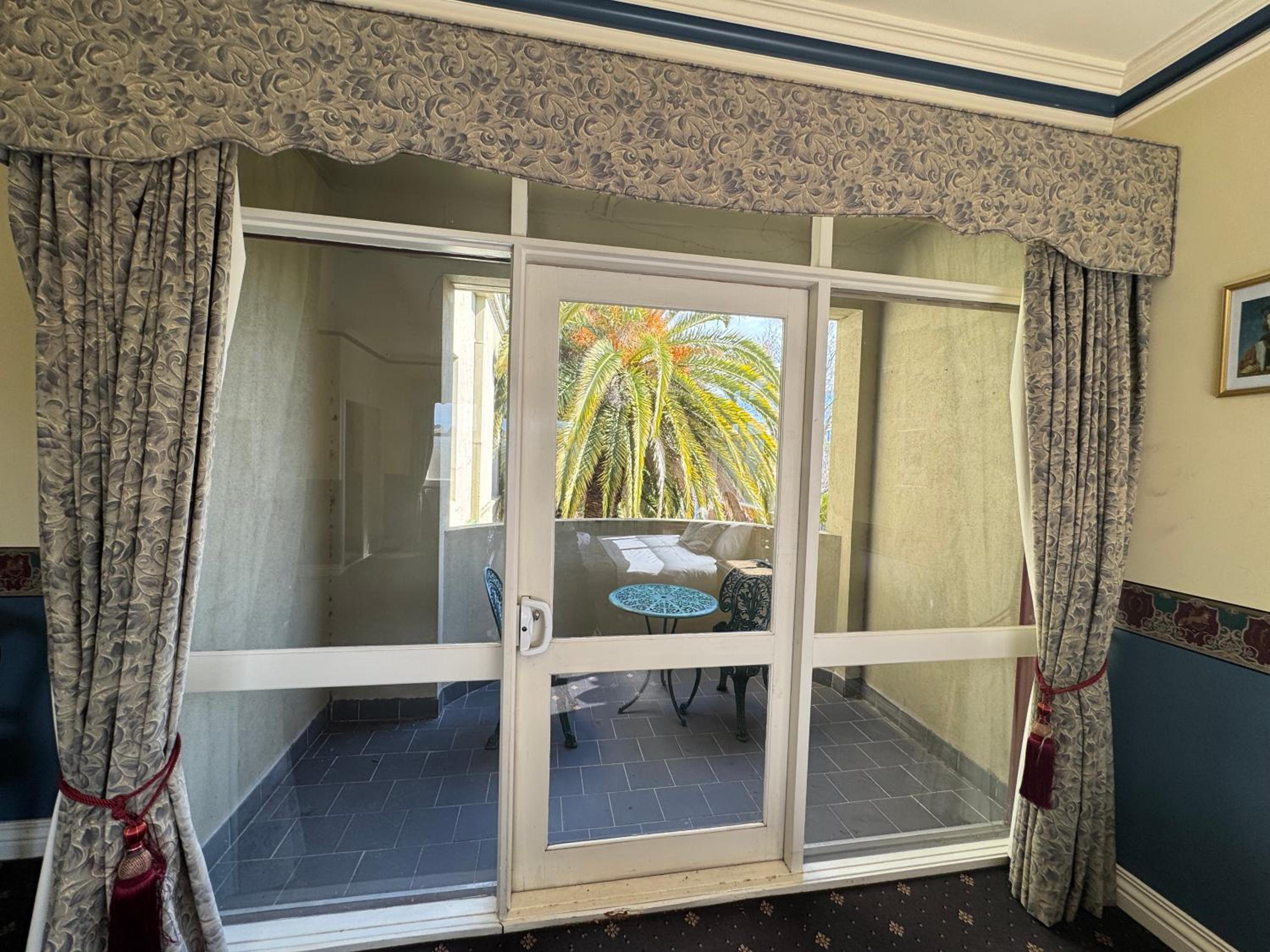 Deluxe Double Room with Balcony - Photo 3
