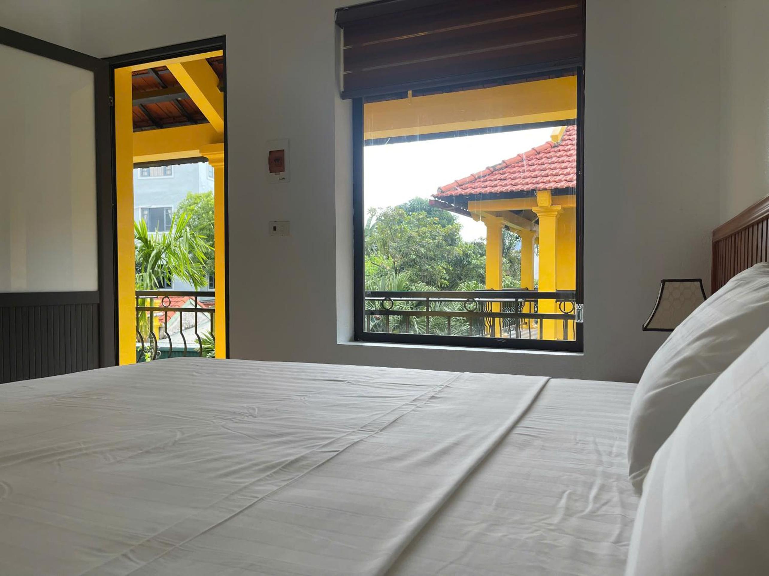 King Room with Balcony photo 3