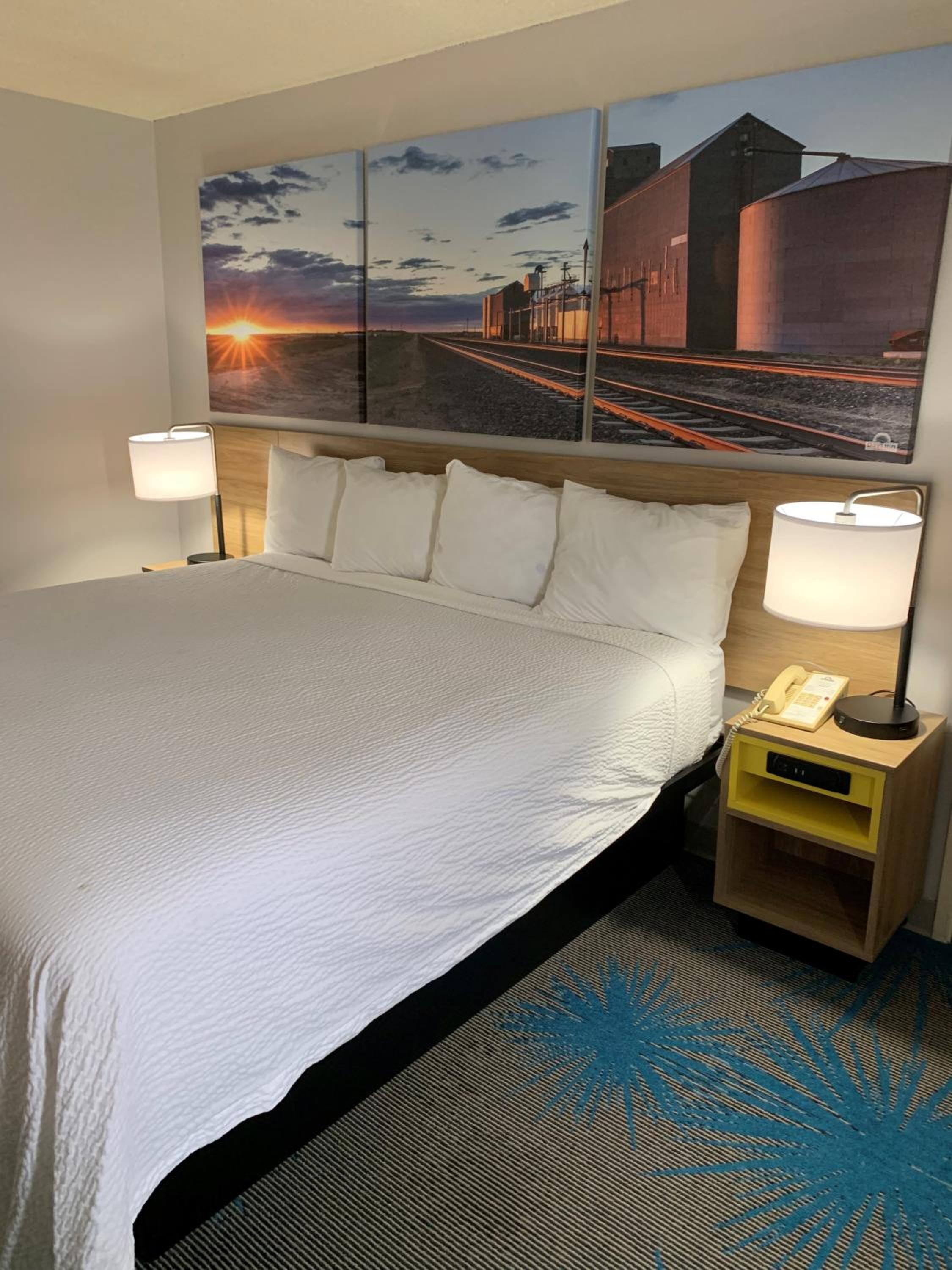 Business King Room - Non-Smoking photo 1