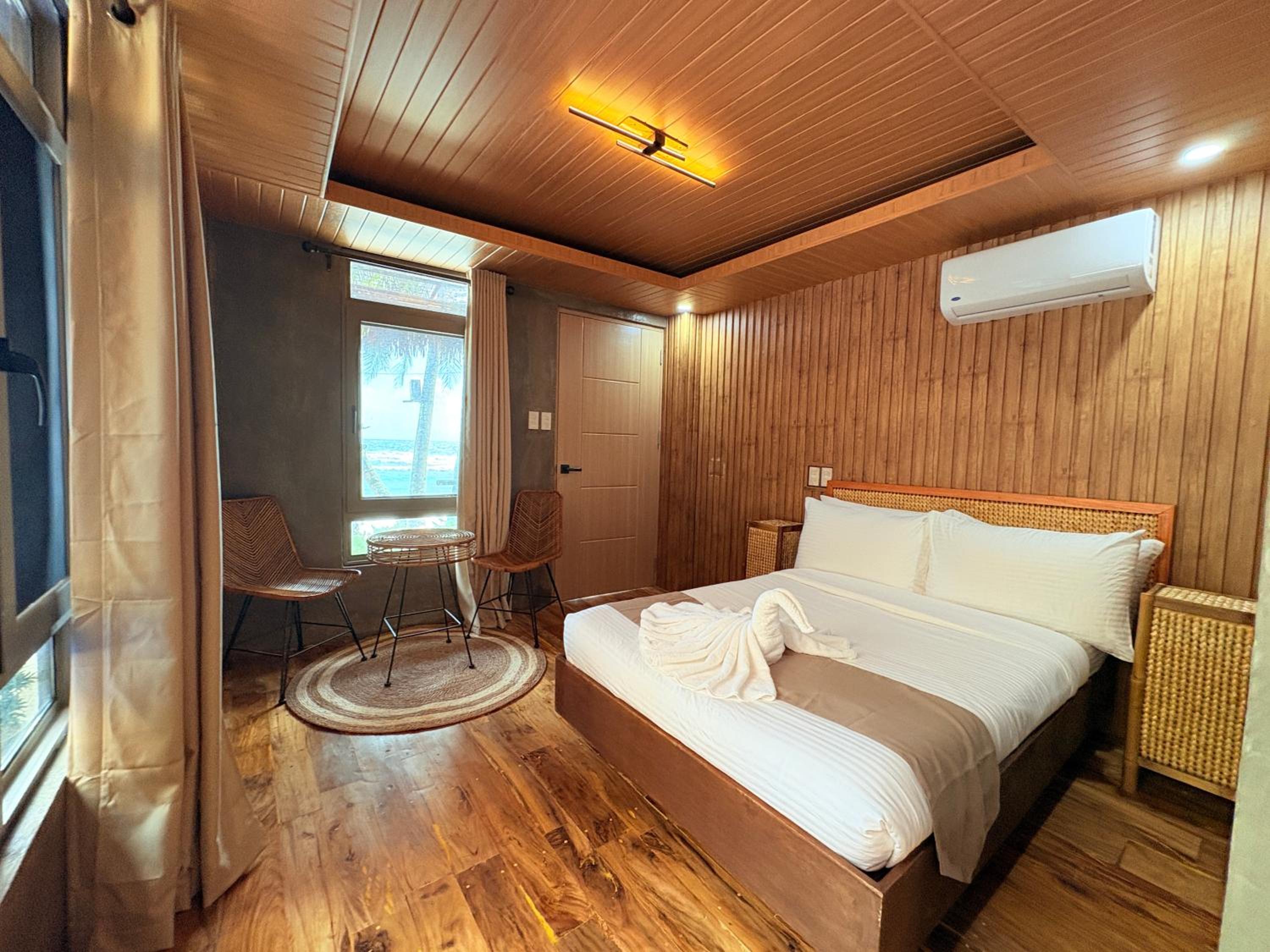 Standard Queen Room