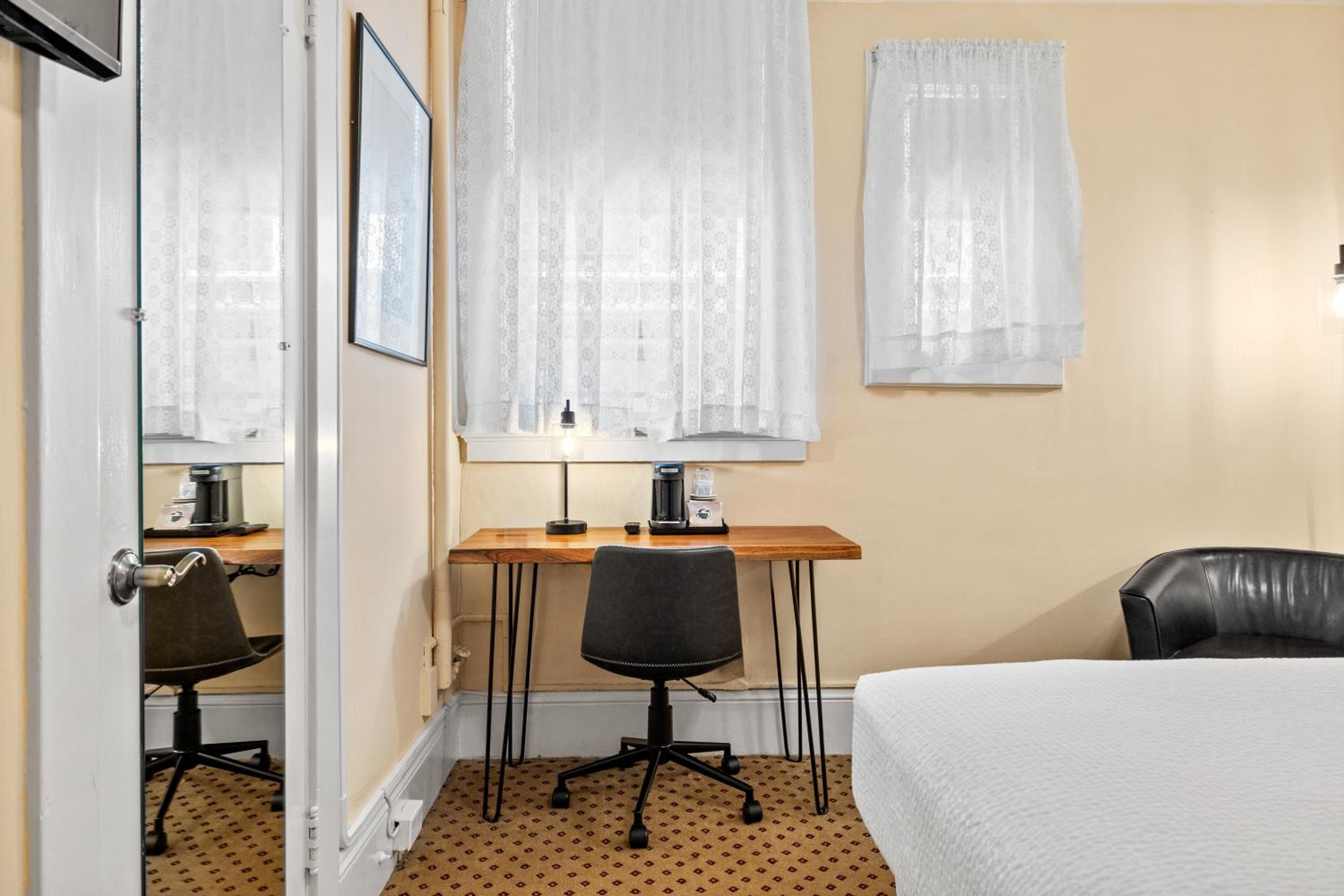 The Andrews Hotel, Billede 7