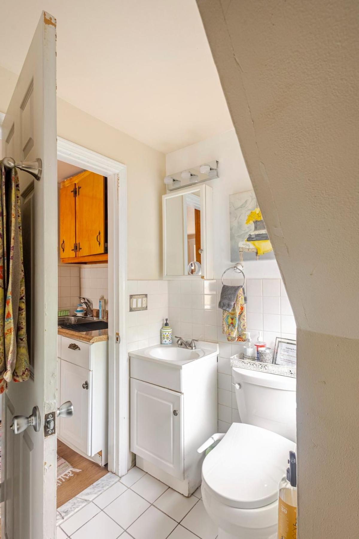 Classic One-Bedroom Apartment with King Bed