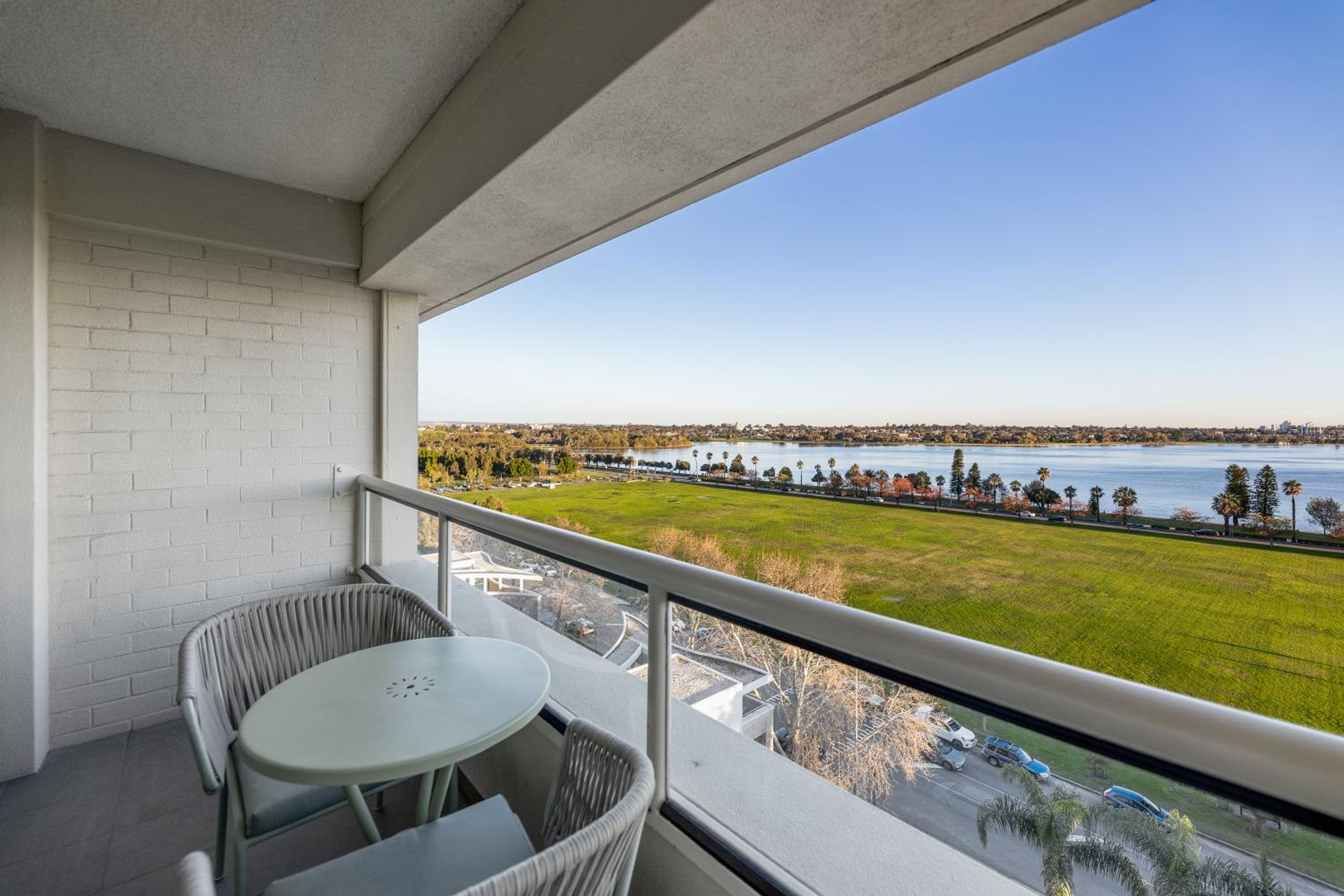 Premium King Room with Balcony and Swan River View - Photo 6