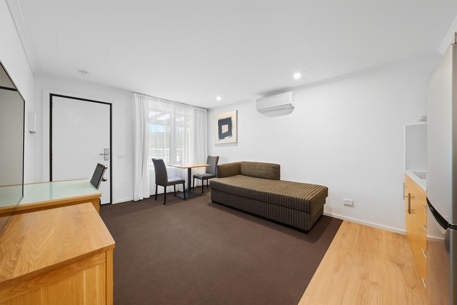 One-Bedroom Family Apartment photo 2