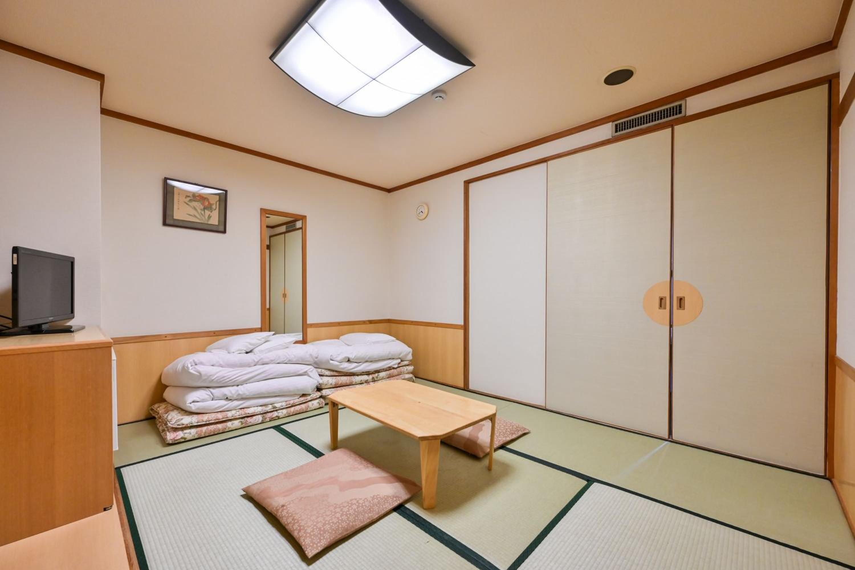 Japanese-Style Room with 6 Tatami - Smoking photo 1