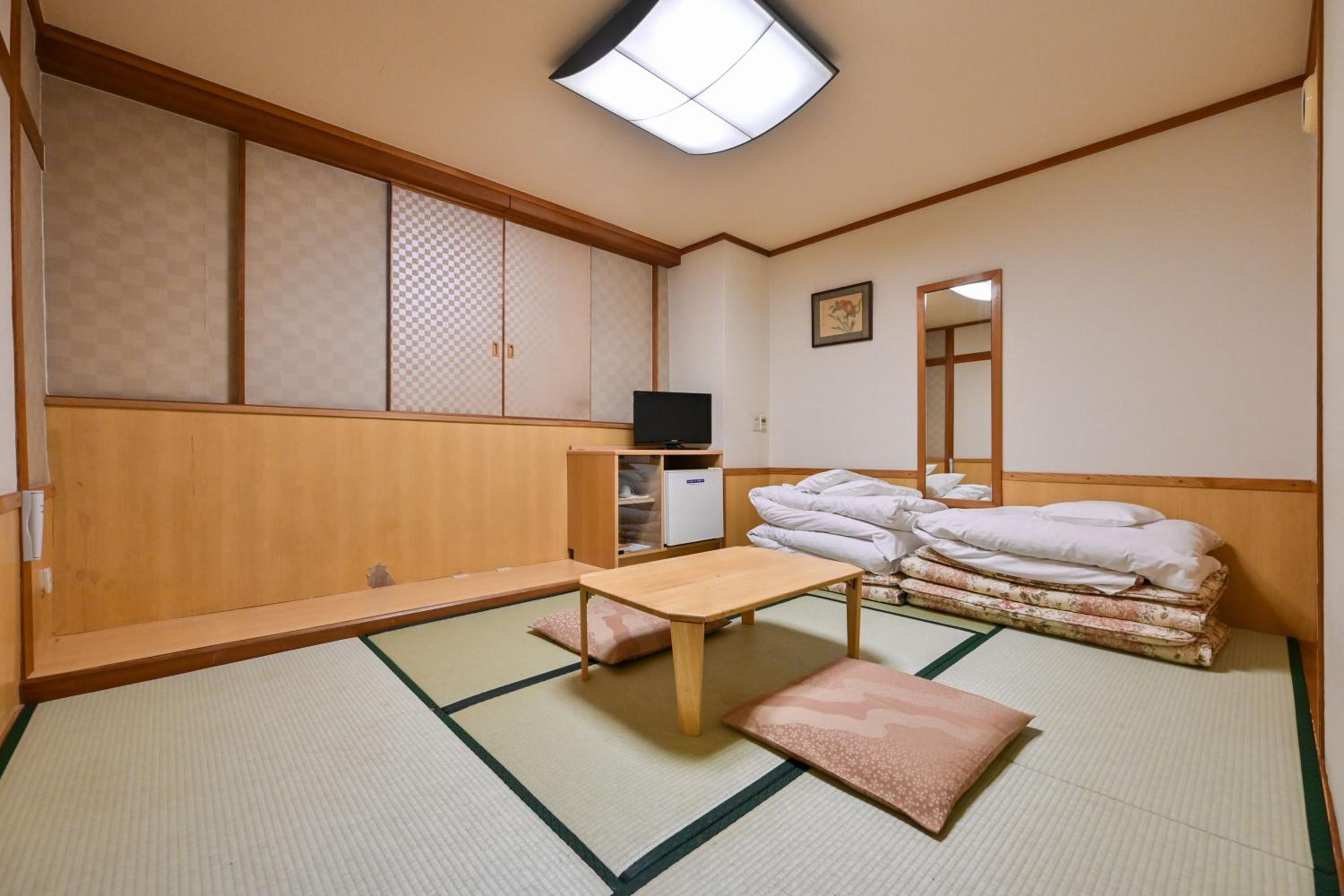 Japanese-Style Room with 6 Tatami - Smoking photo 2