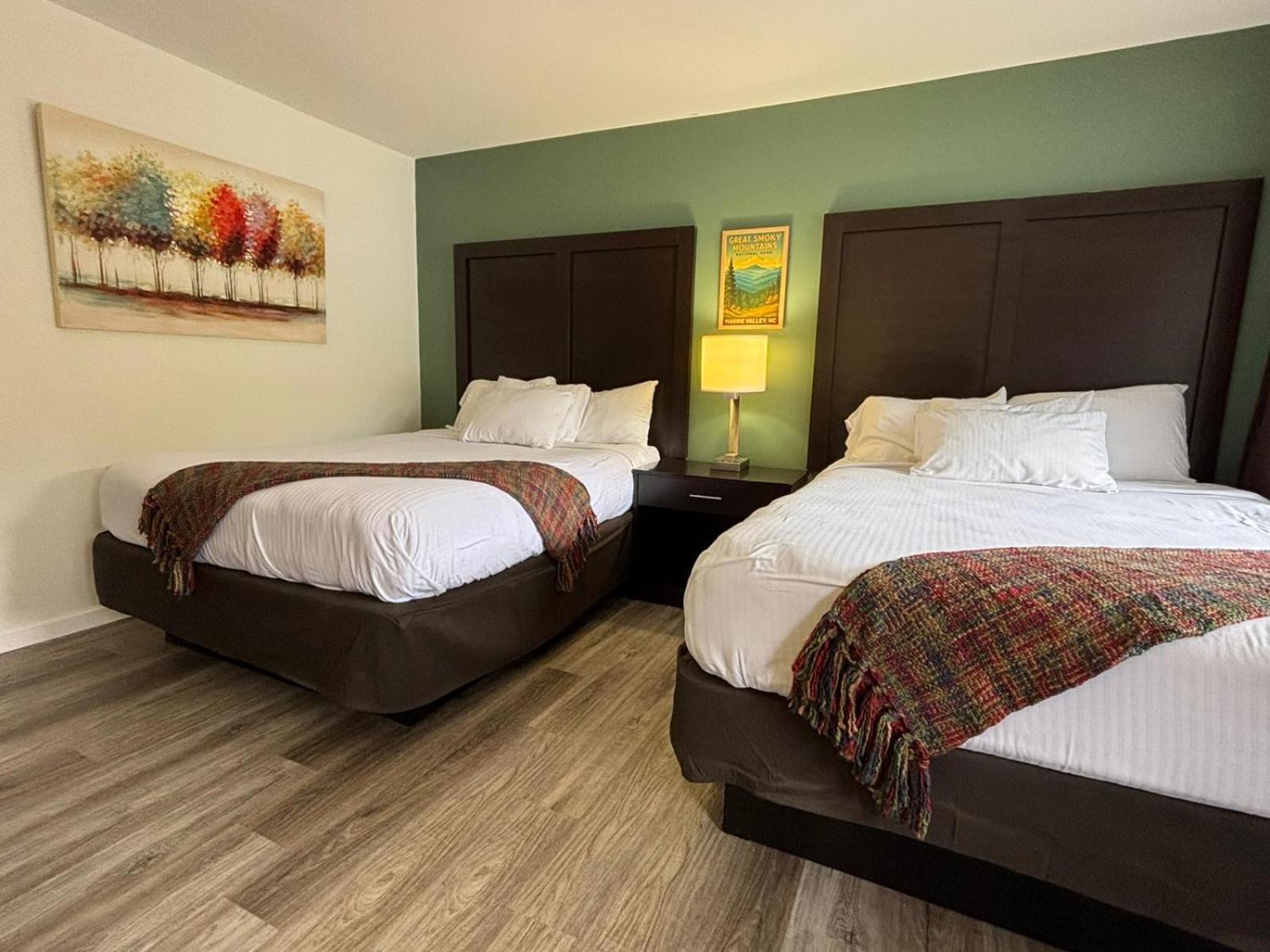 Deluxe Queen Room