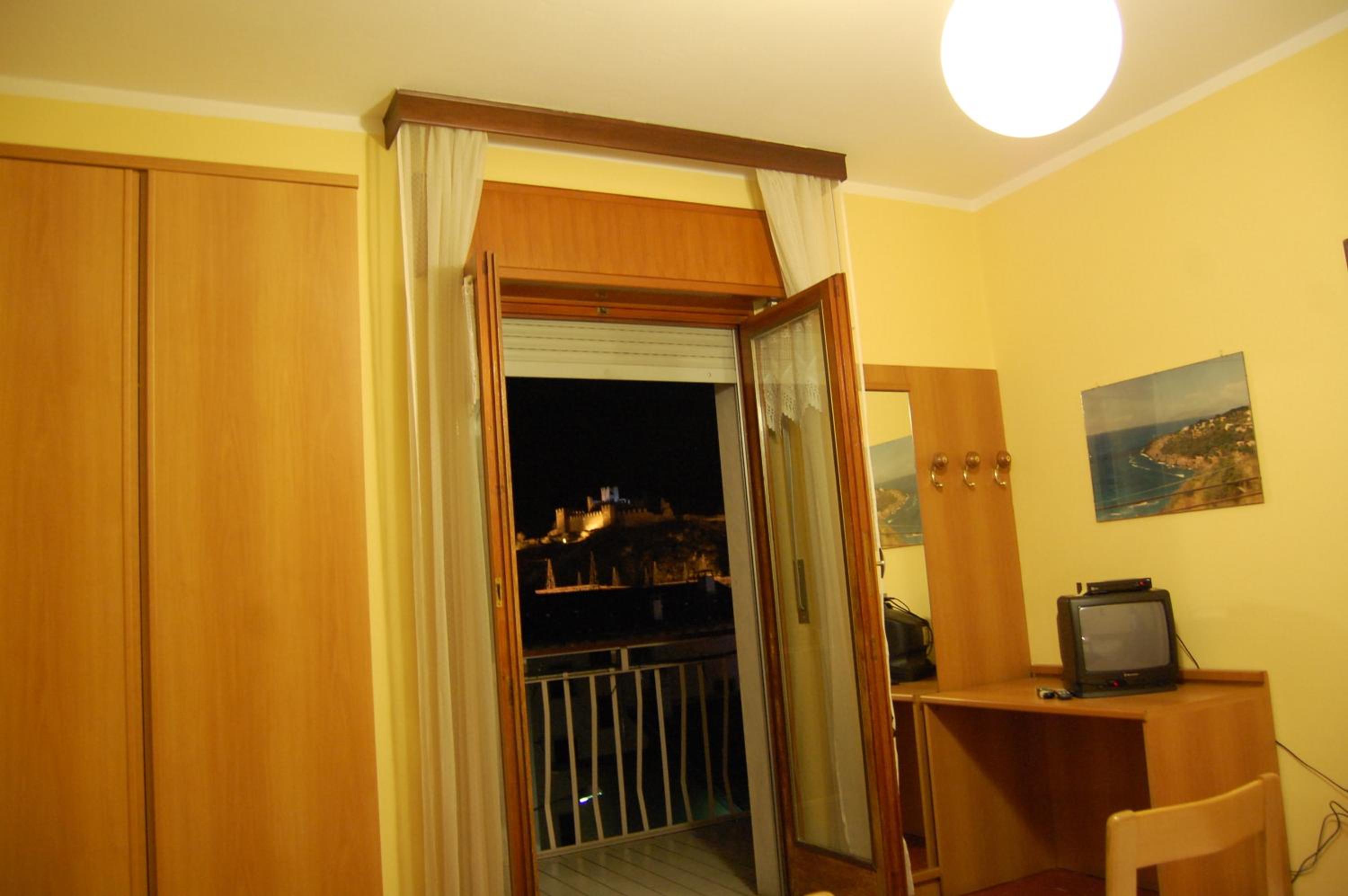 Quadruple Room with Balcony photo 1