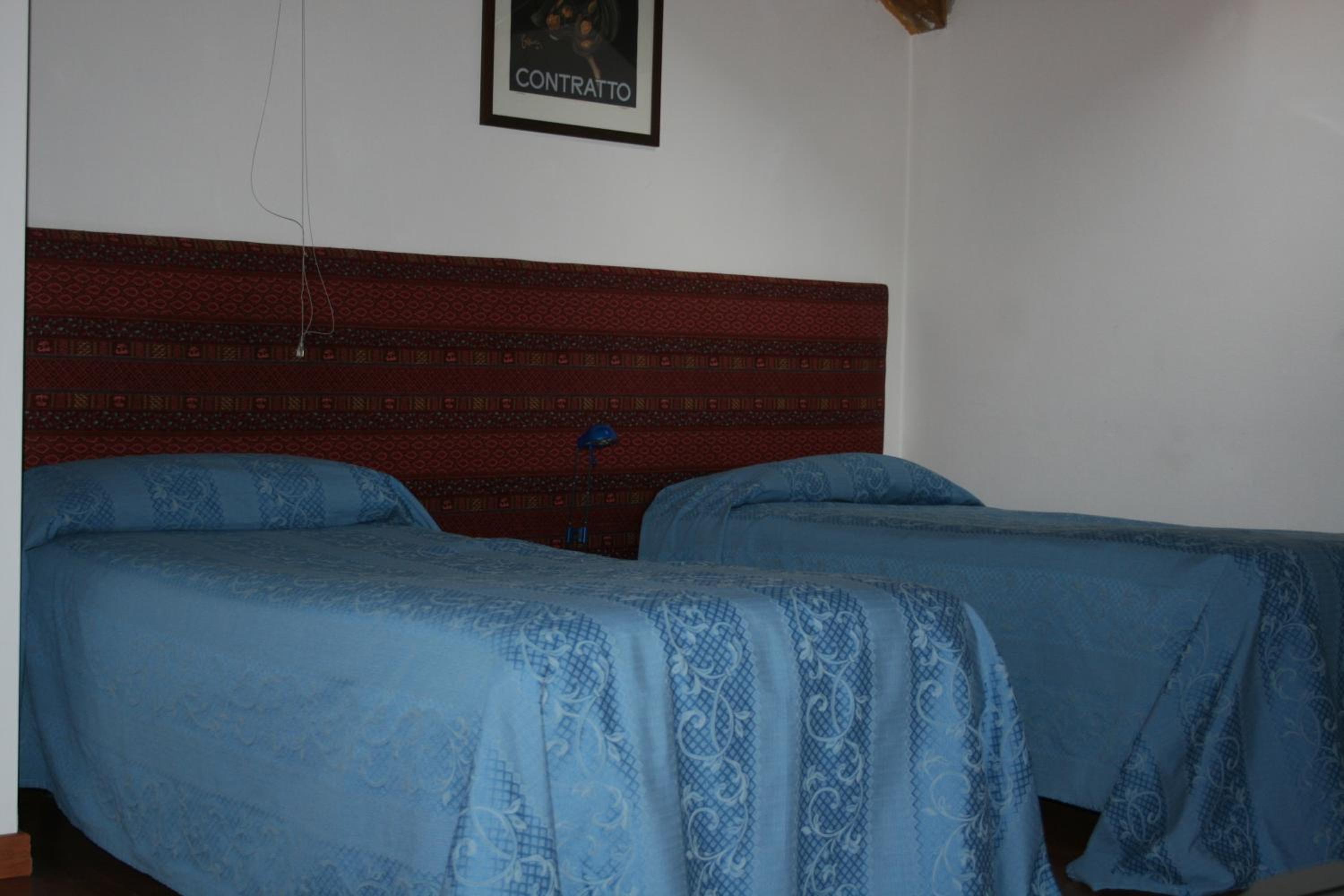 Twin Room - Photo 4