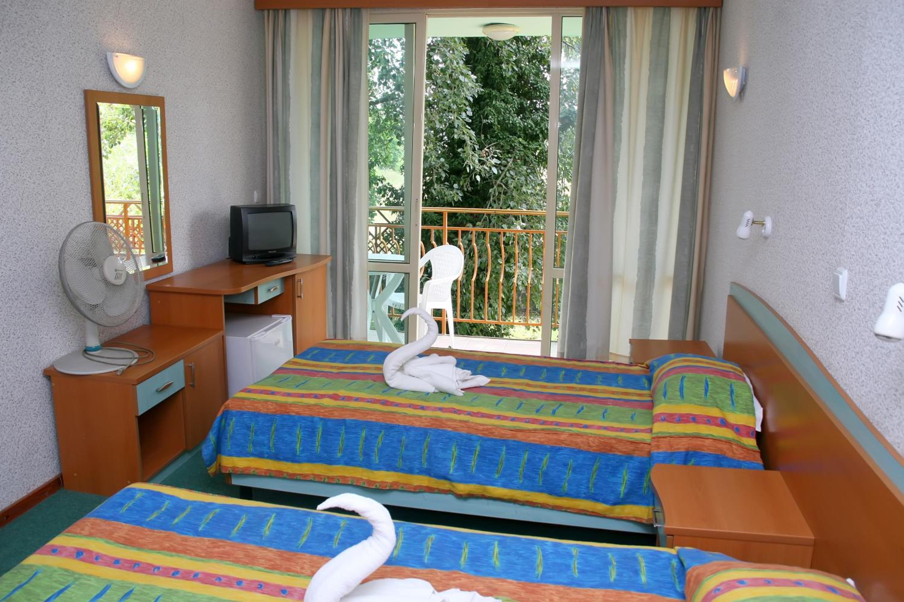 Double or Twin Room with Balcony photo 3