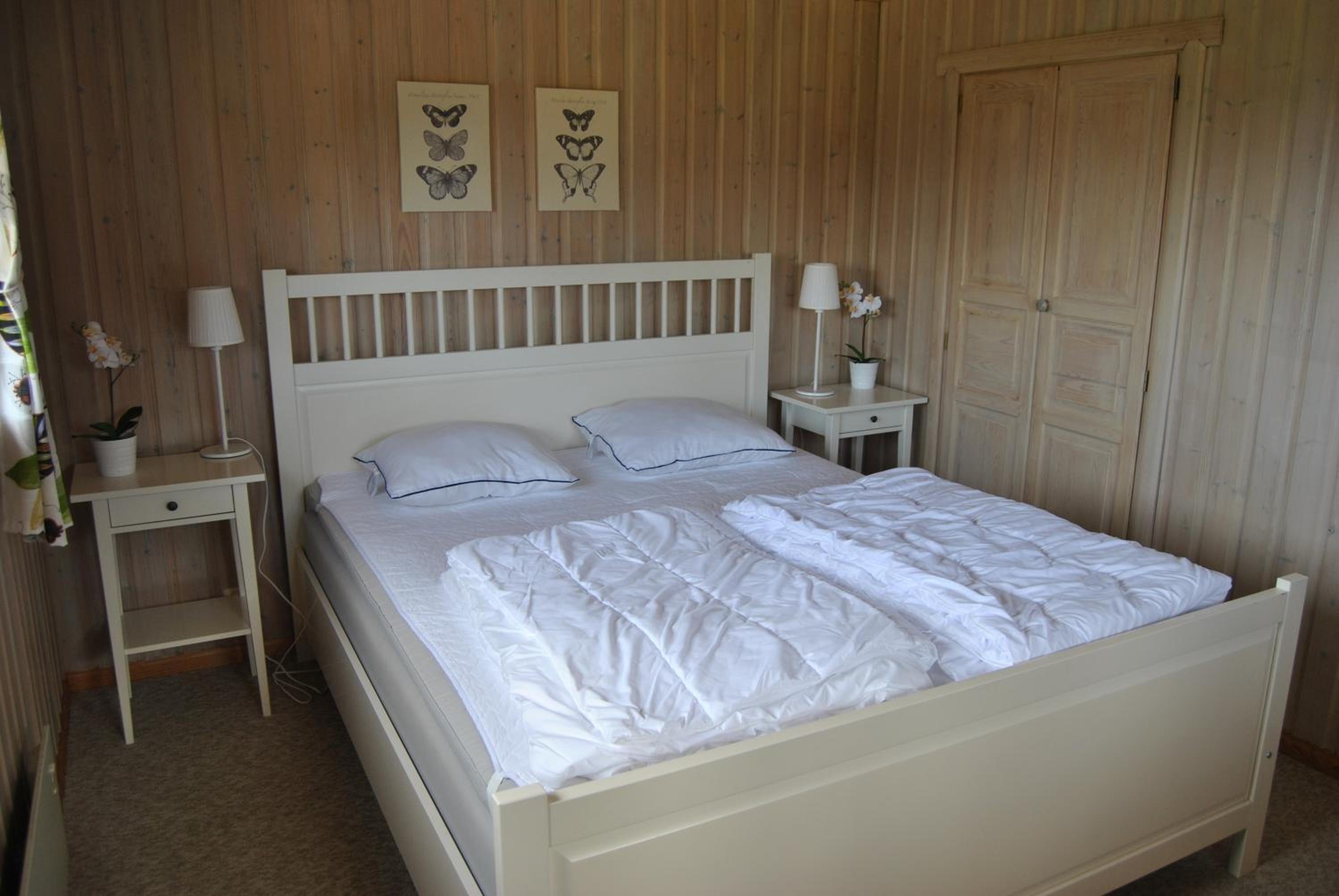 Three-Bedroom House - Photo 5