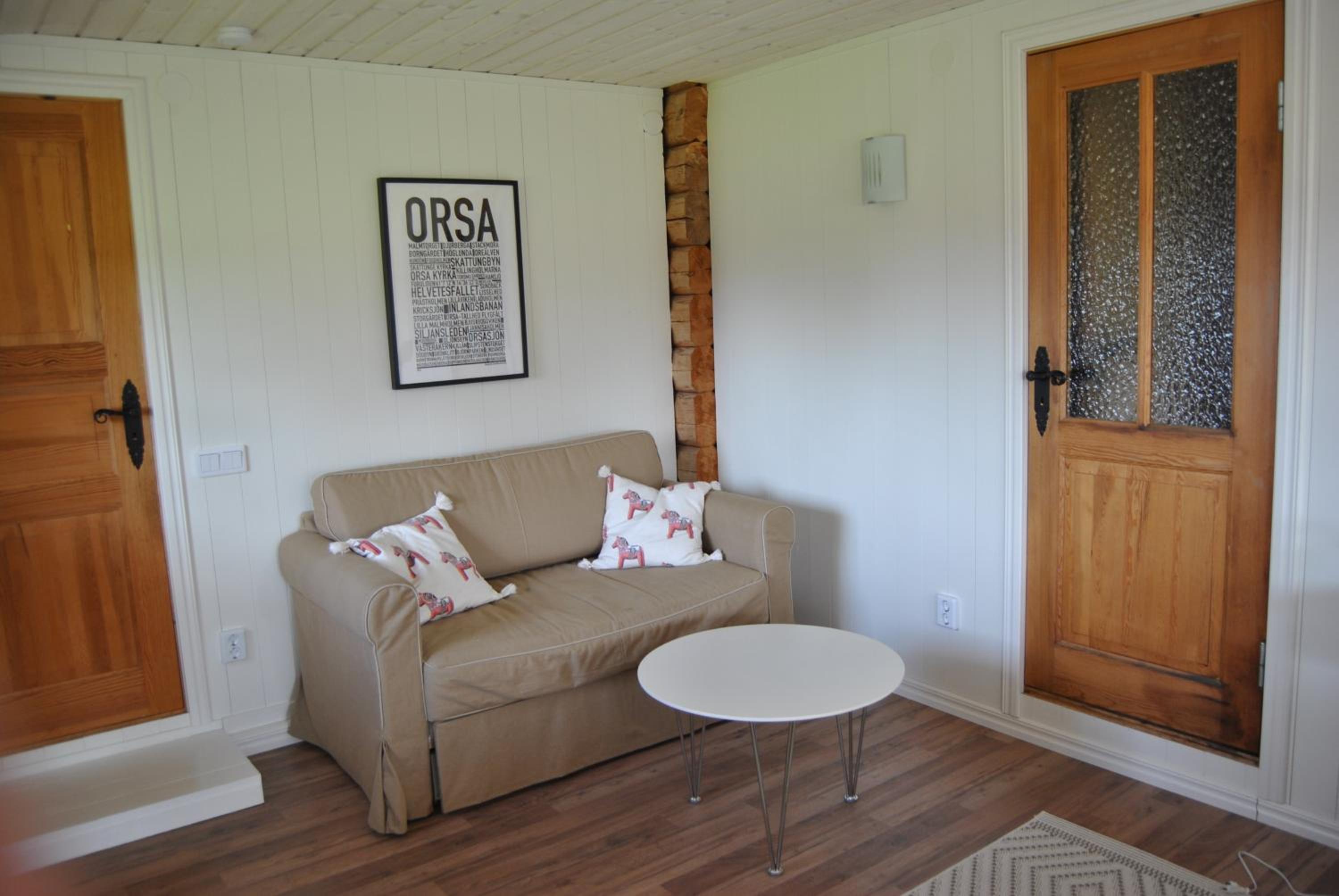 Three-Bedroom House - Photo 6