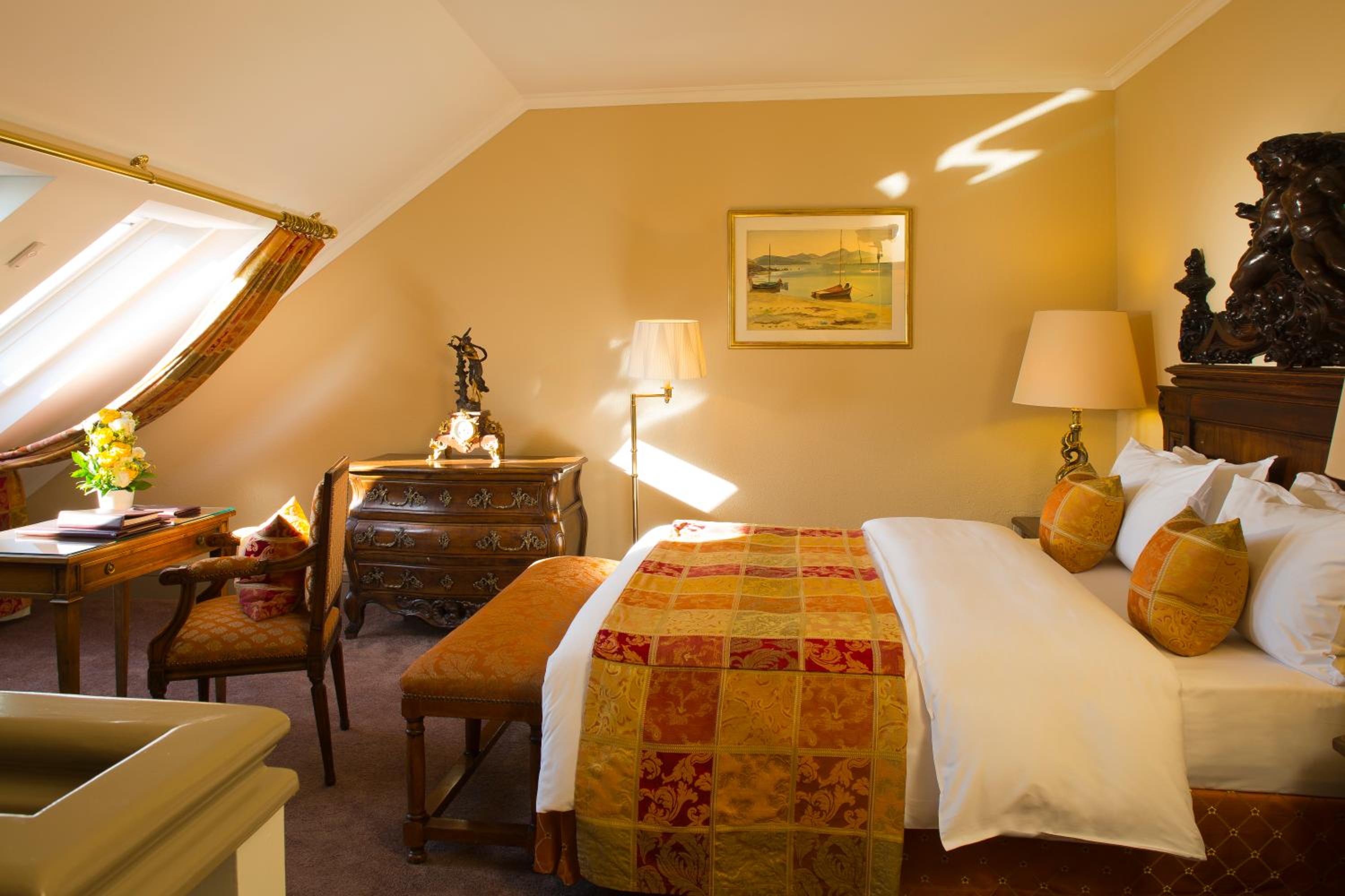 Duplex Suite with Queen Bed
