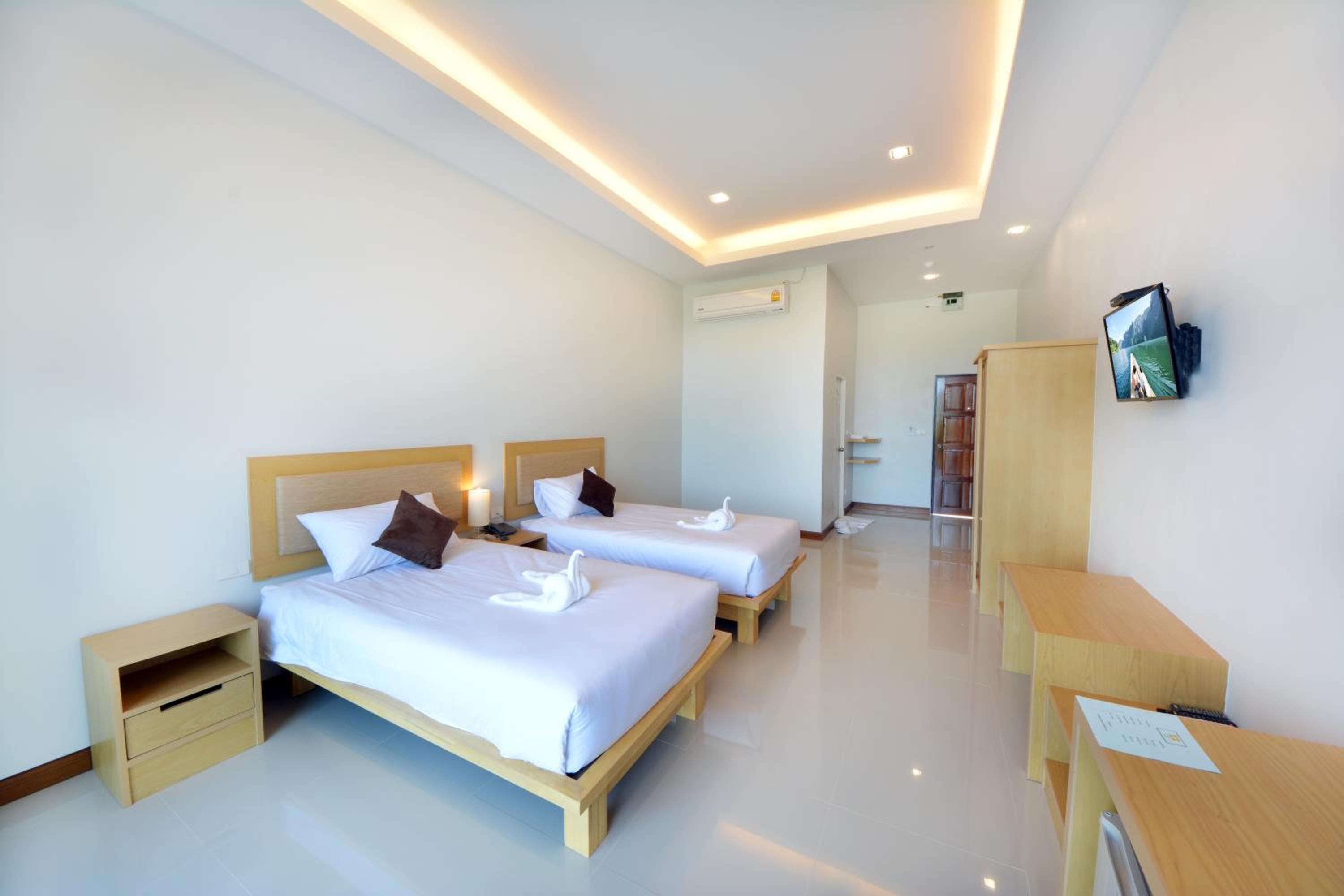 Superior Triple Room - Photo 4