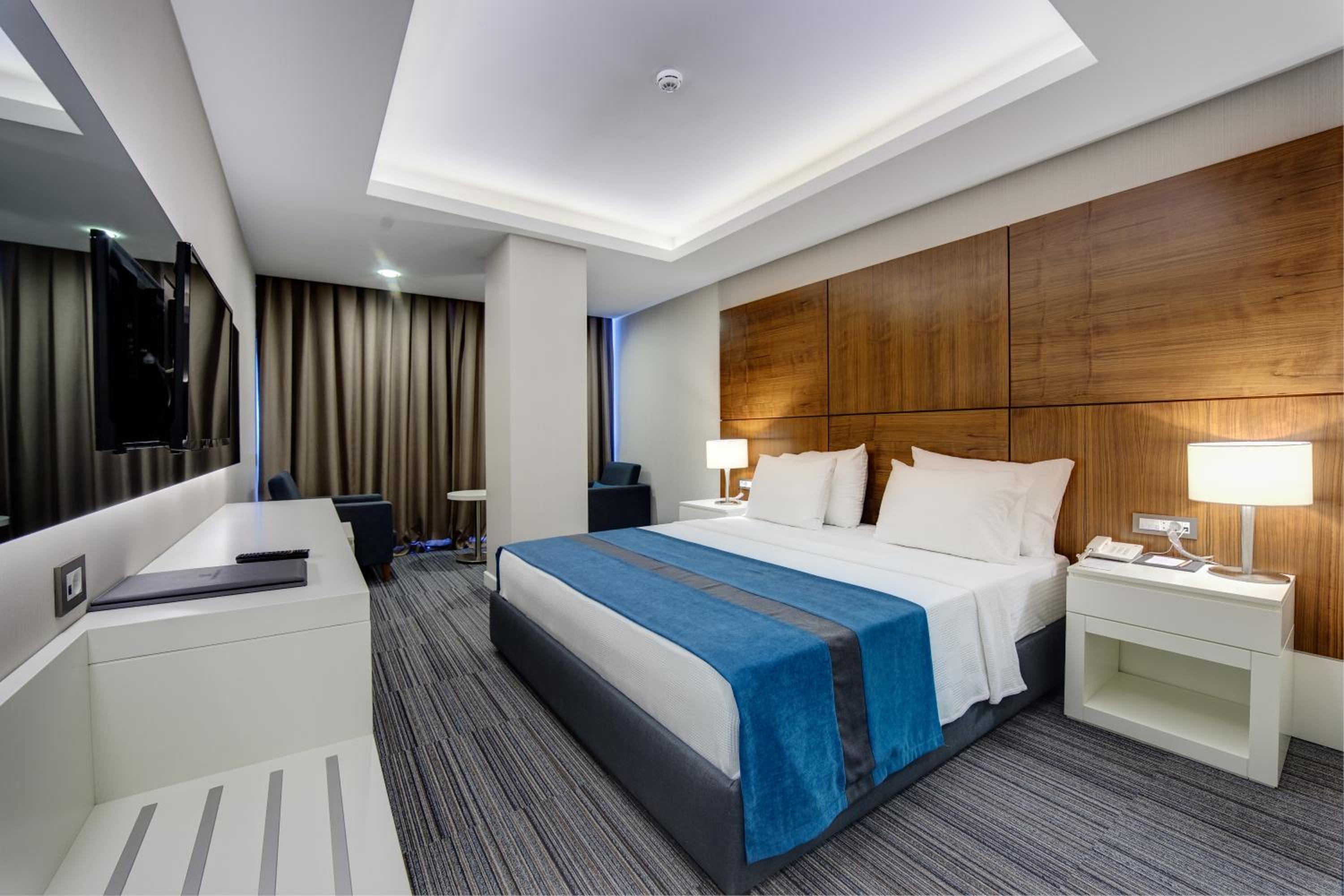 Executive King Suite photo 3