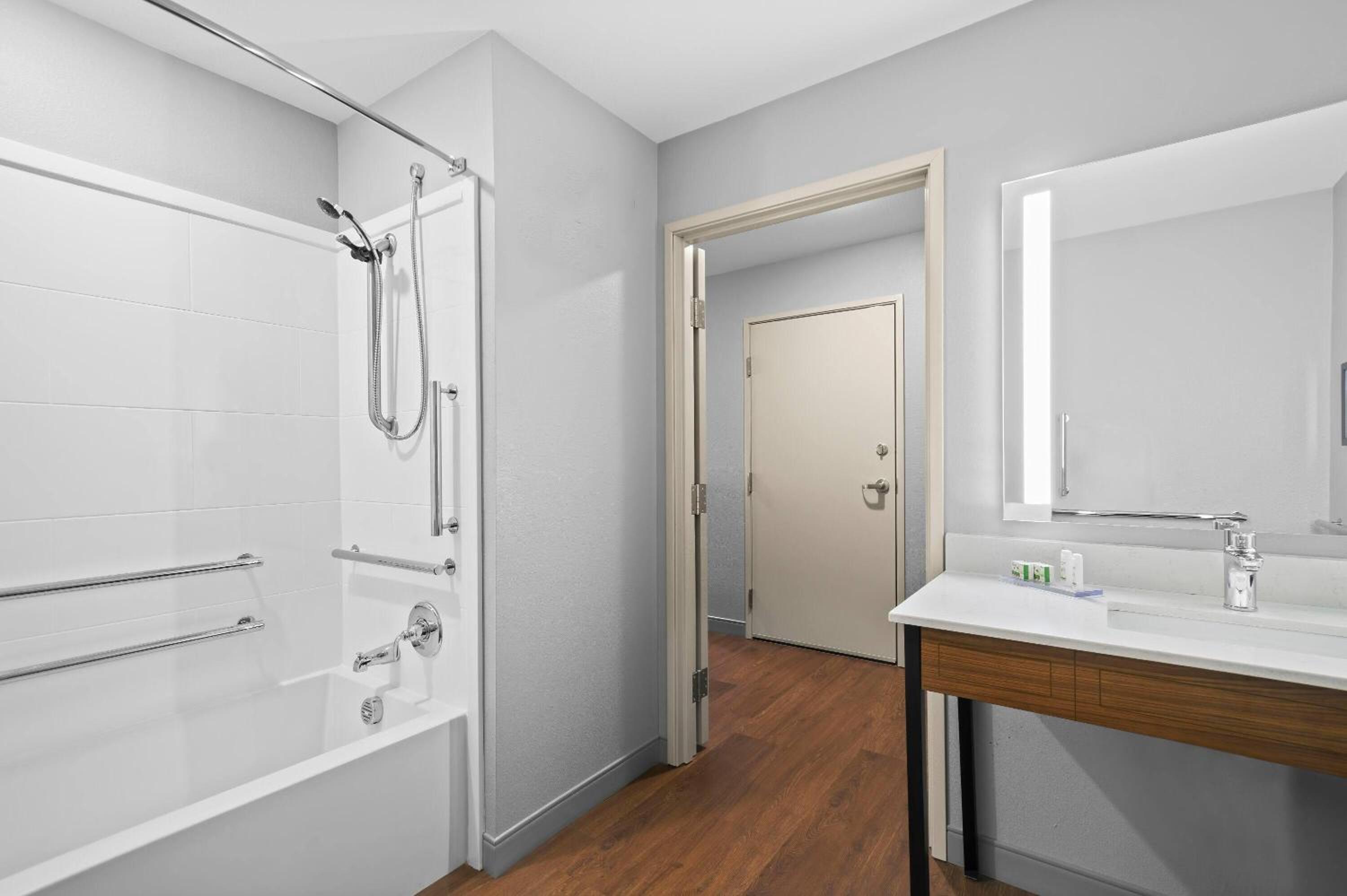 2 Queen Beds, Mobility Accessible Suite, Bathtub w/ Grab Bars, Non-Smoking photo 1