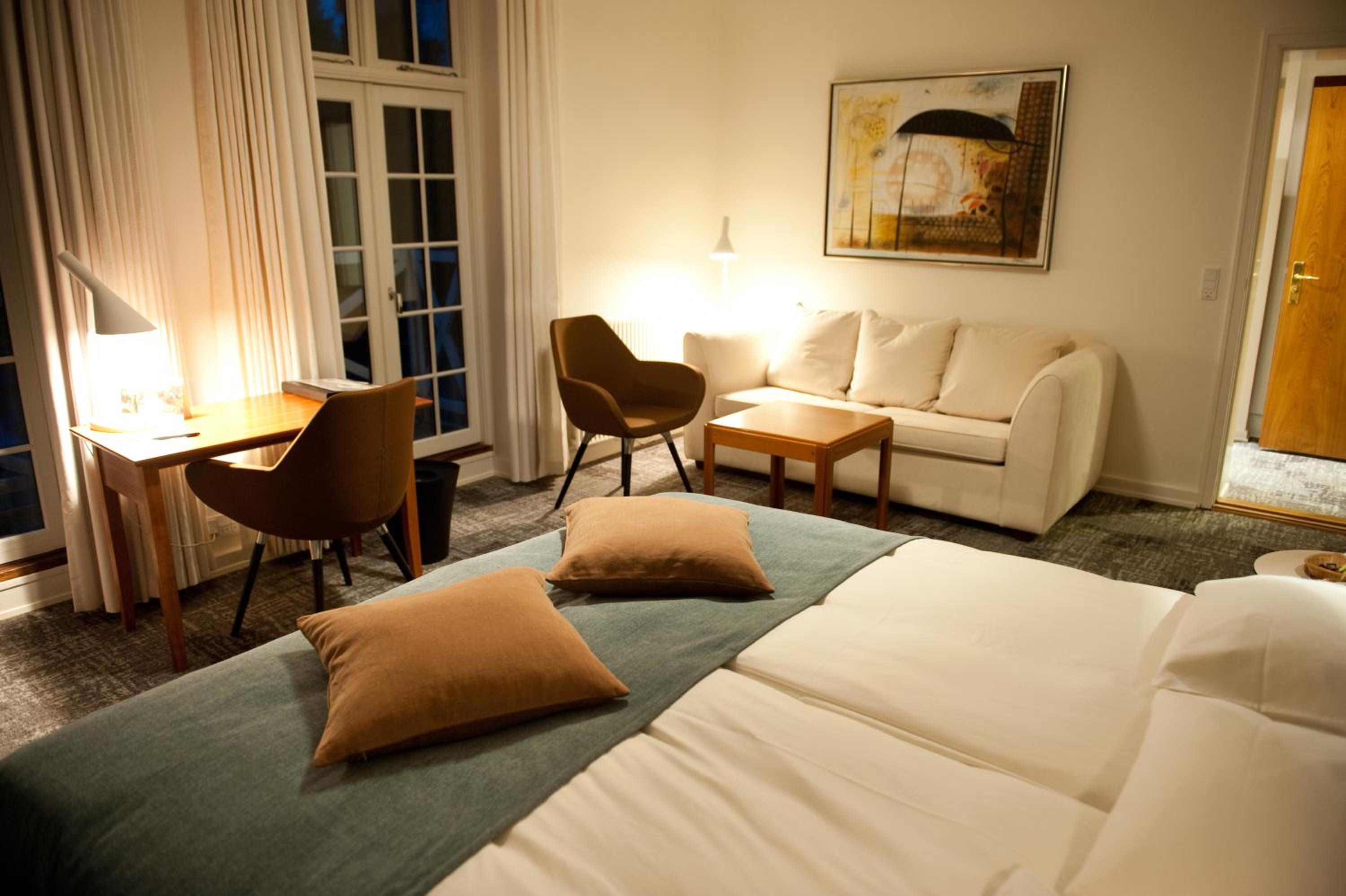 Junior Suite with Double Bed - Photo 15