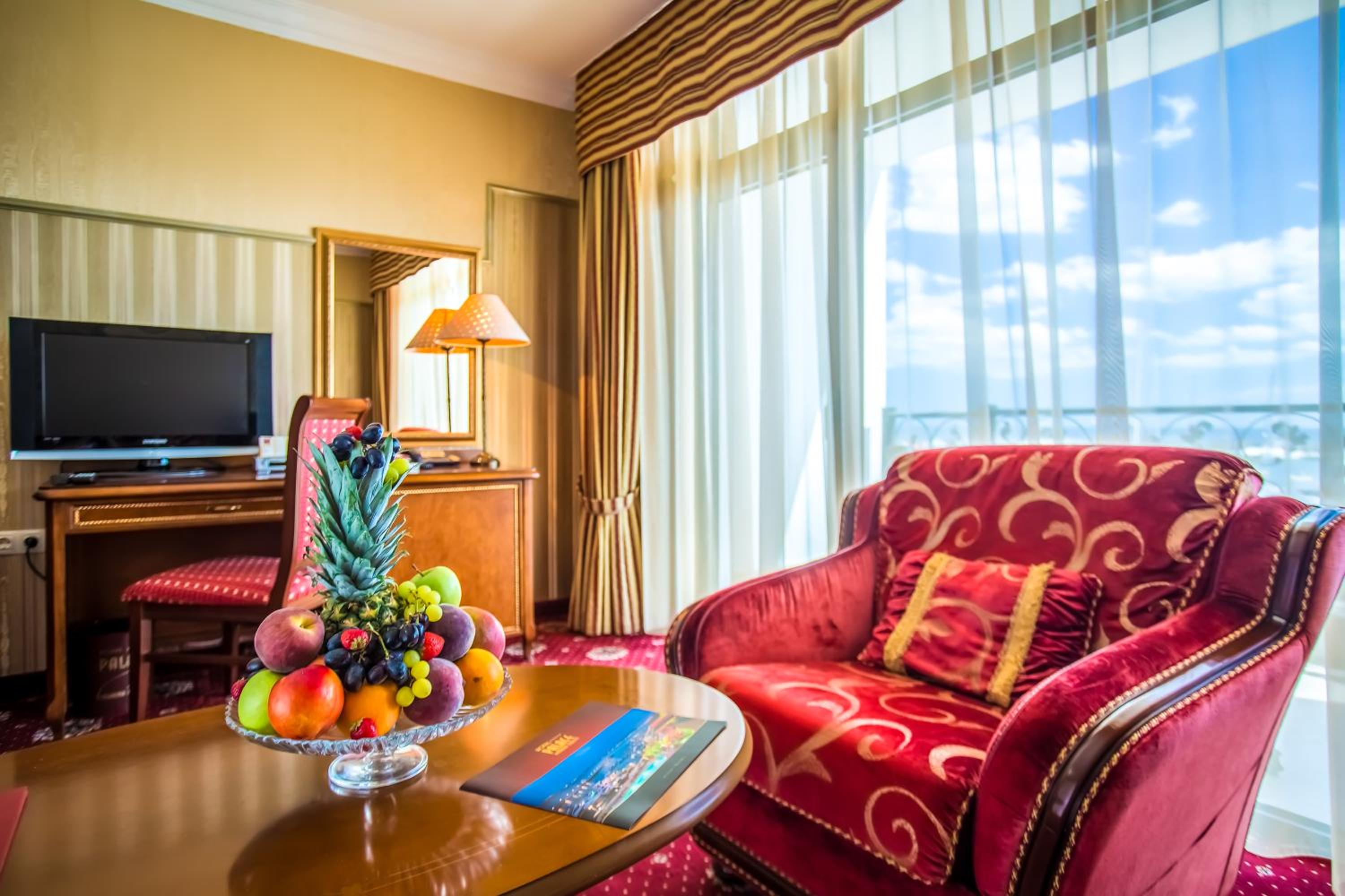 Family Room with Sea View