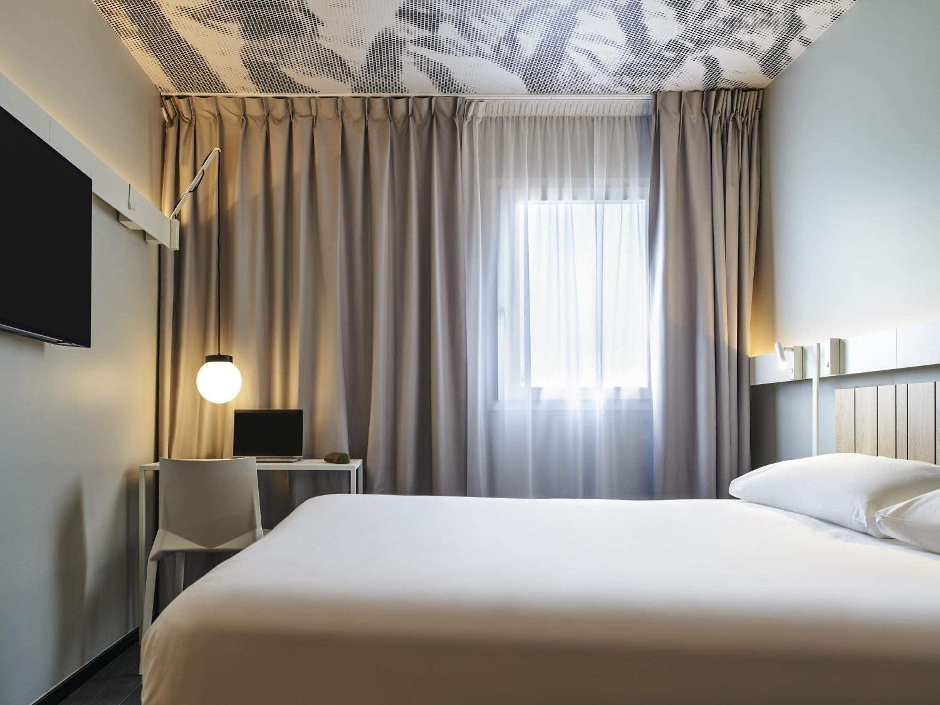 Standard Double Room - Disability Access photo 2
