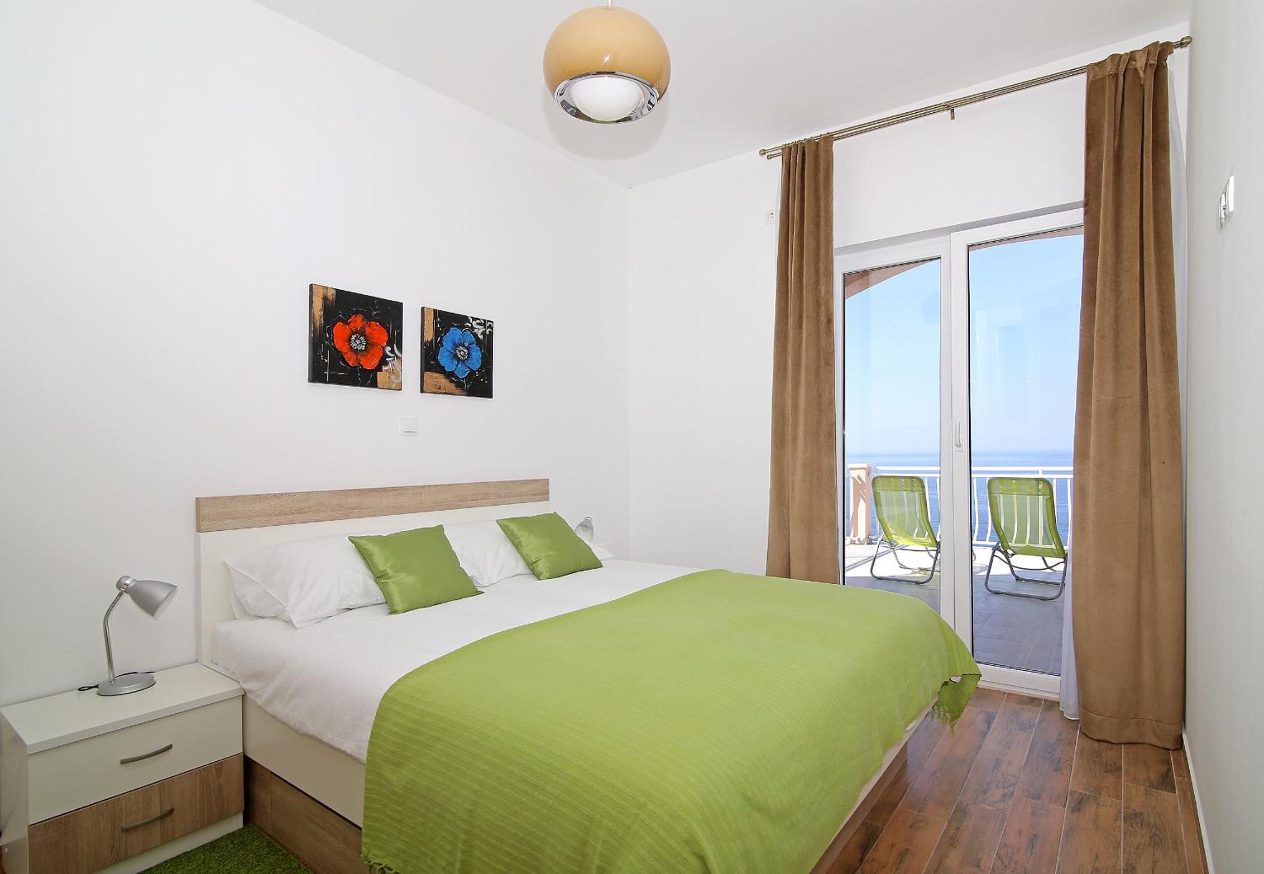 Comfort One-Bedroom Apartment with Terrace and Sea View