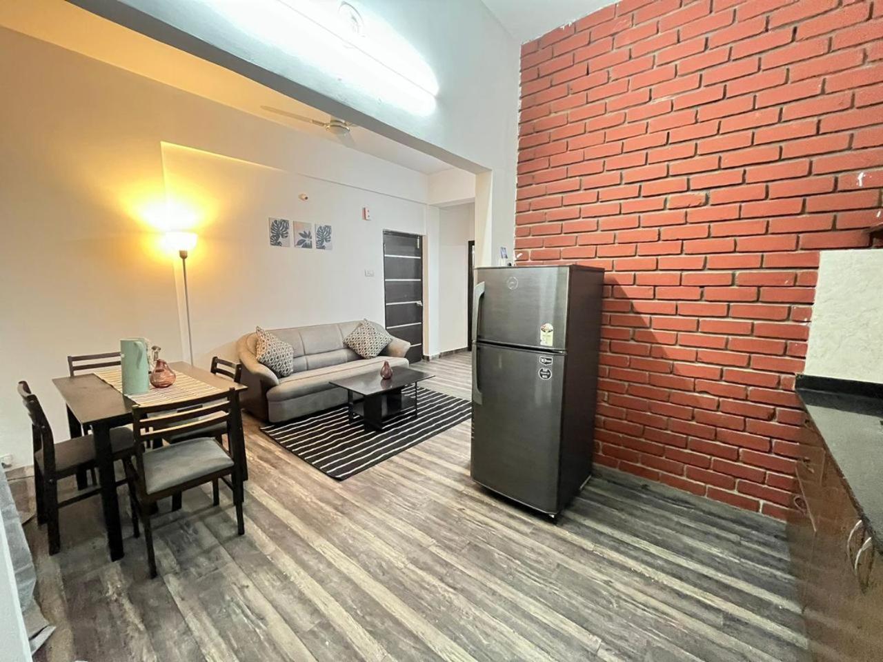 One-Bedroom Apartment with Balcony