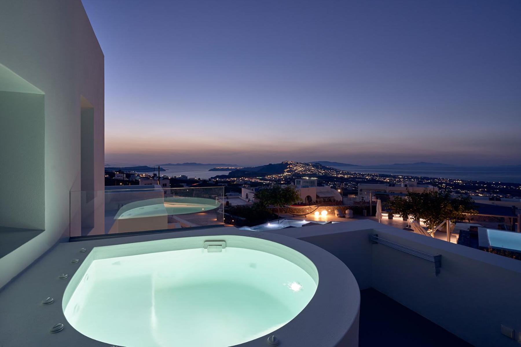 Superior Suite with Hot Tub and Sea View top level