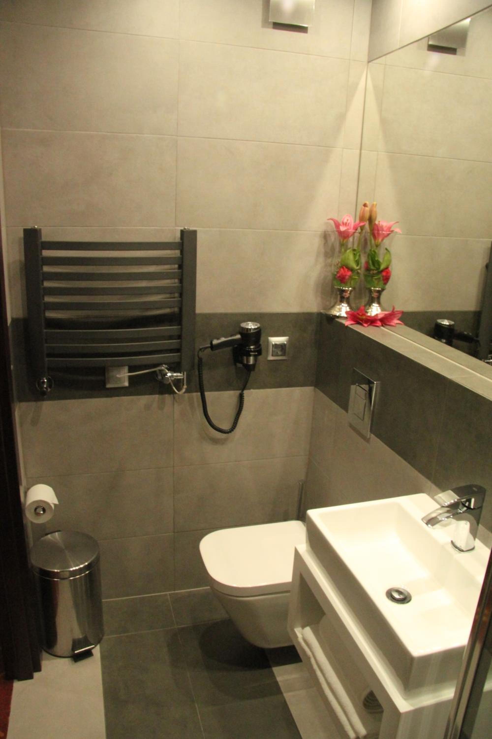 Deluxe Double or Twin Room with Balcony - Photo 2