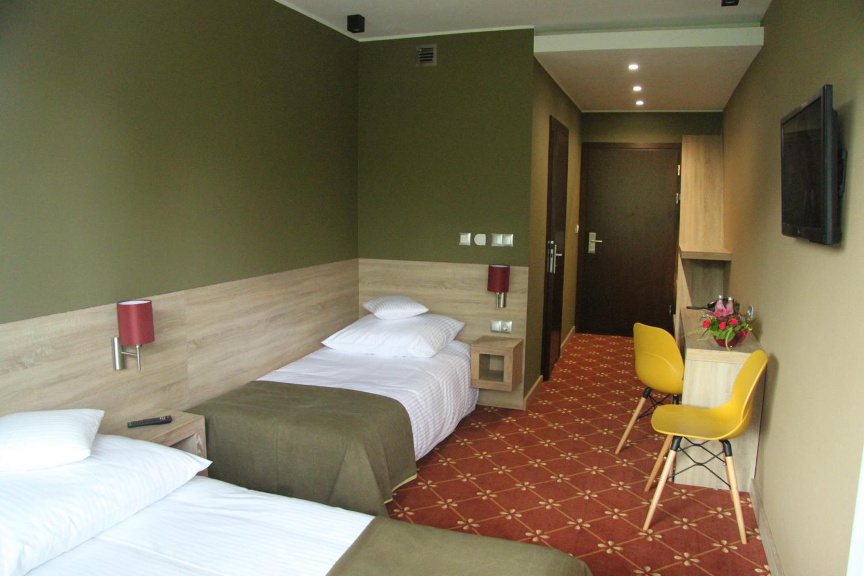 Deluxe Double or Twin Room with Balcony - Photo 12