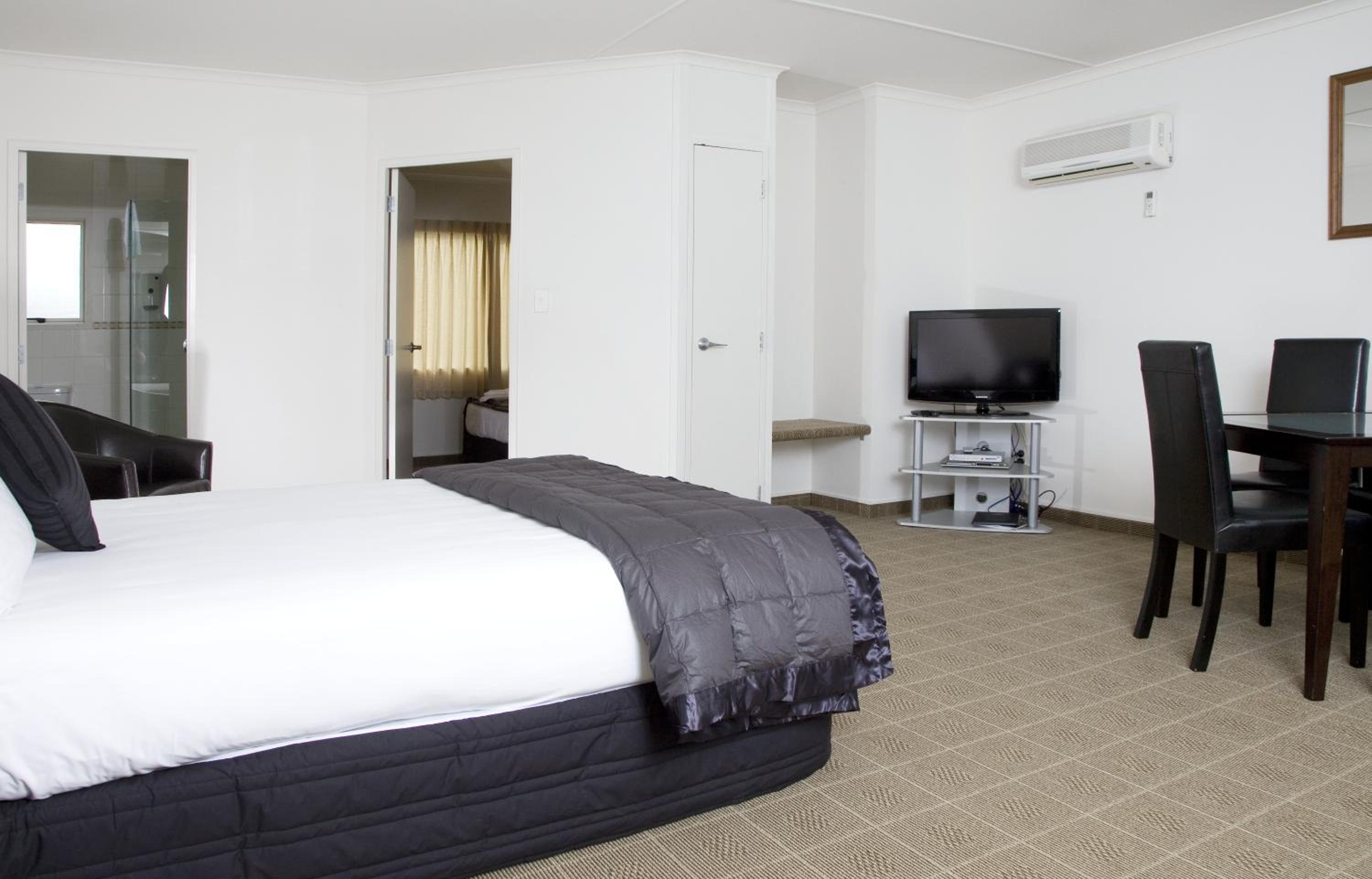 One-Bedroom Apartment - Photo 6