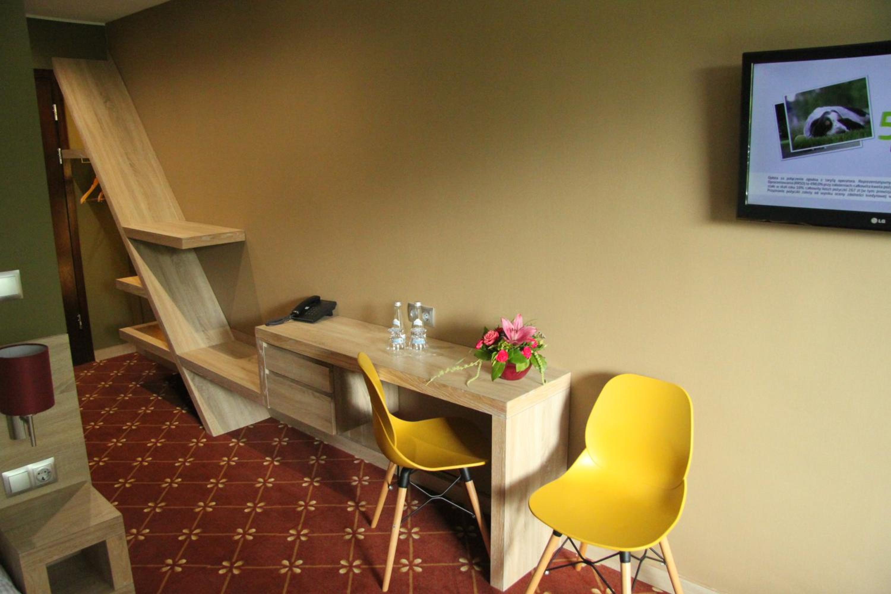 Deluxe Double or Twin Room with Balcony - Photo 21