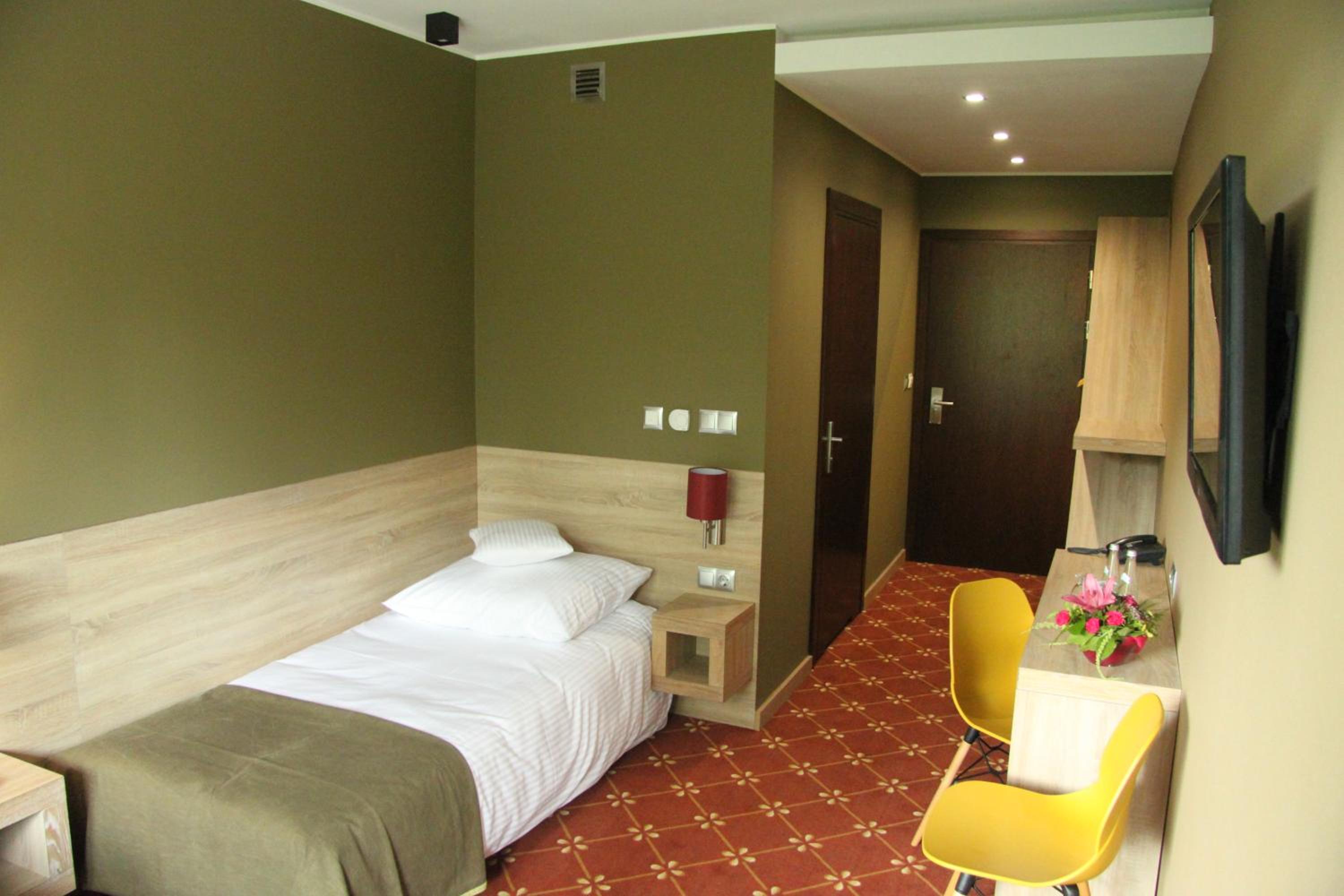 Deluxe Double or Twin Room with Balcony - Photo 7