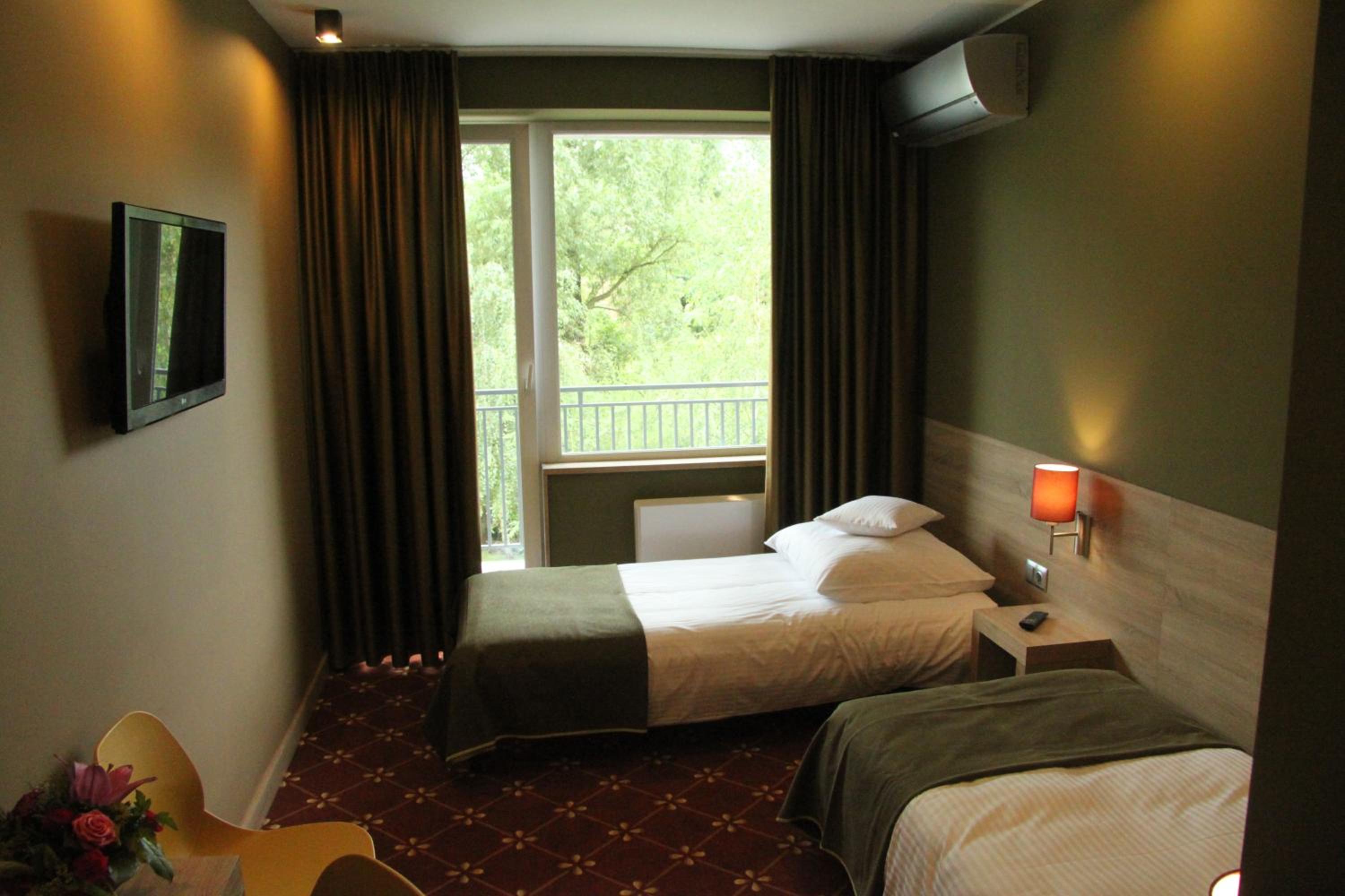 Deluxe Double or Twin Room with Balcony - Photo 6