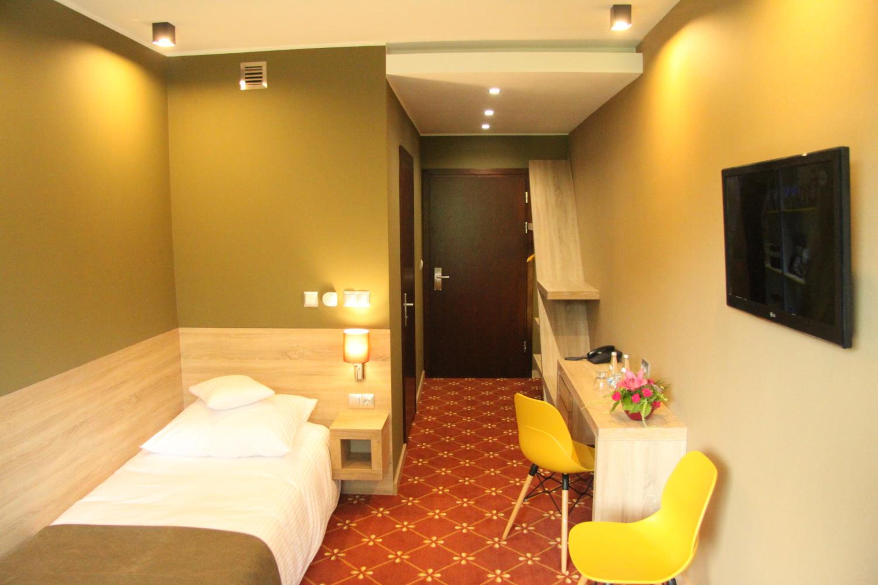 Deluxe Double or Twin Room with Balcony - Photo 1