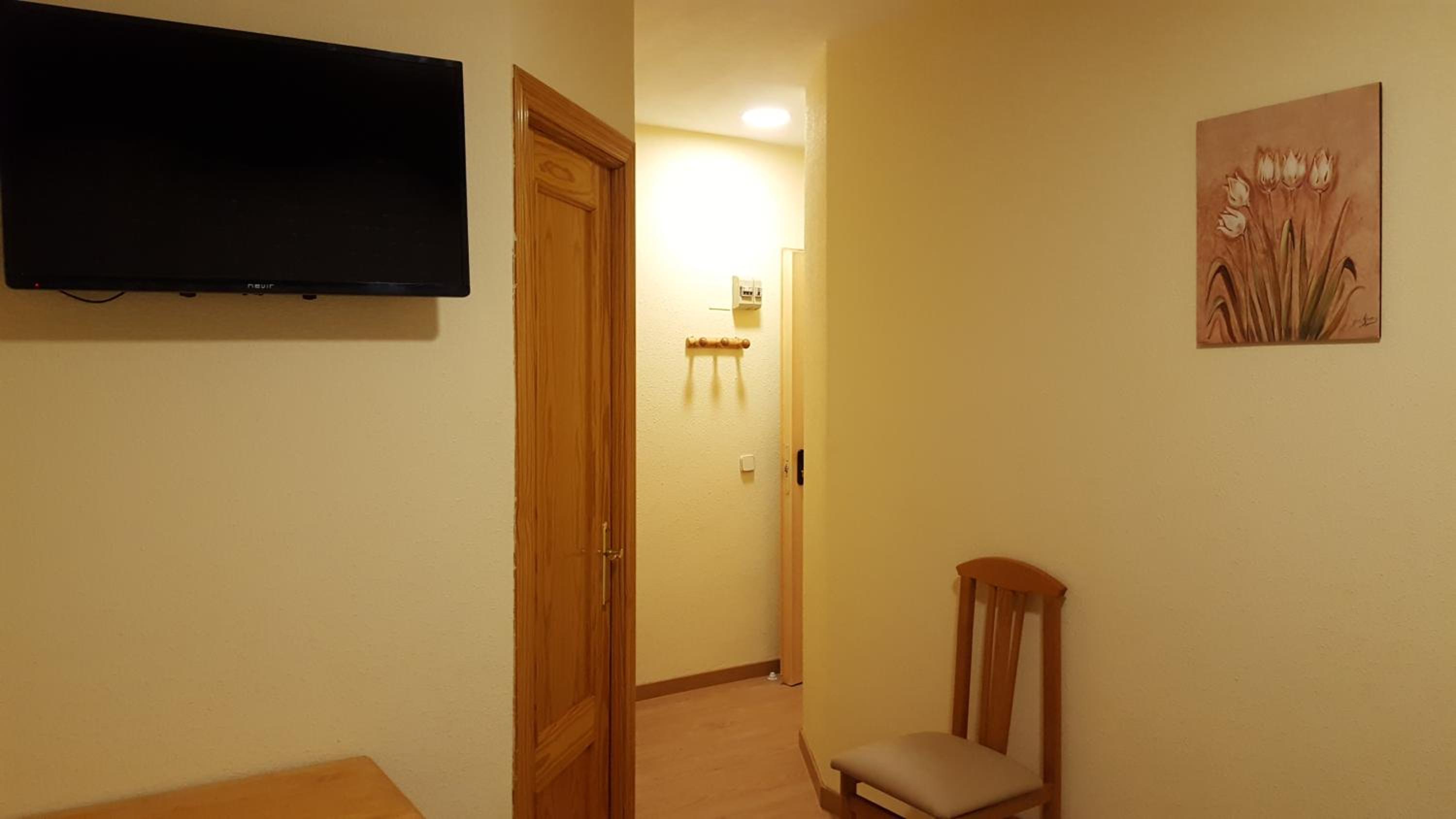 Double Room - Photo 3