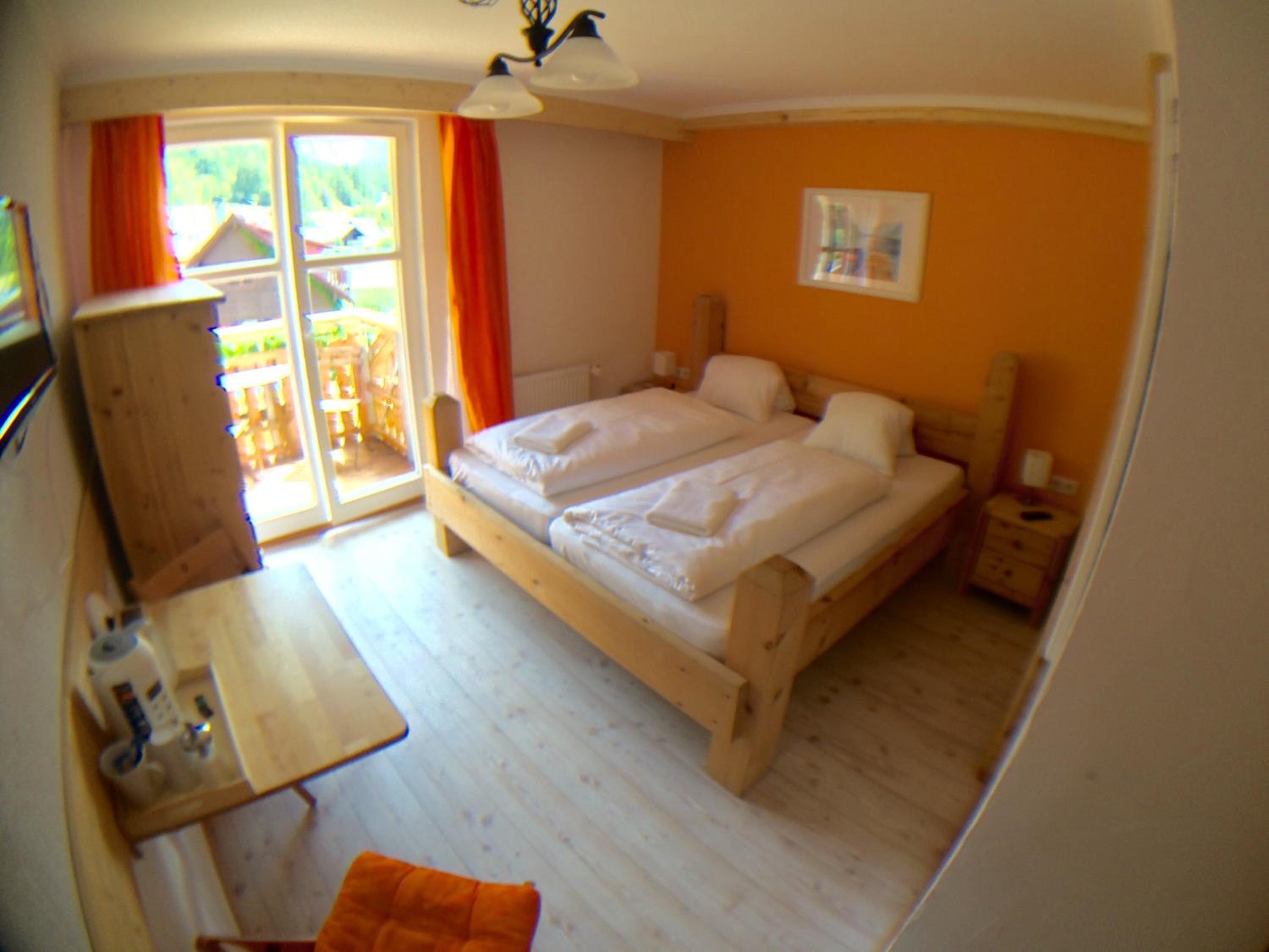 Small Double Room with Mountain View - Photo 7