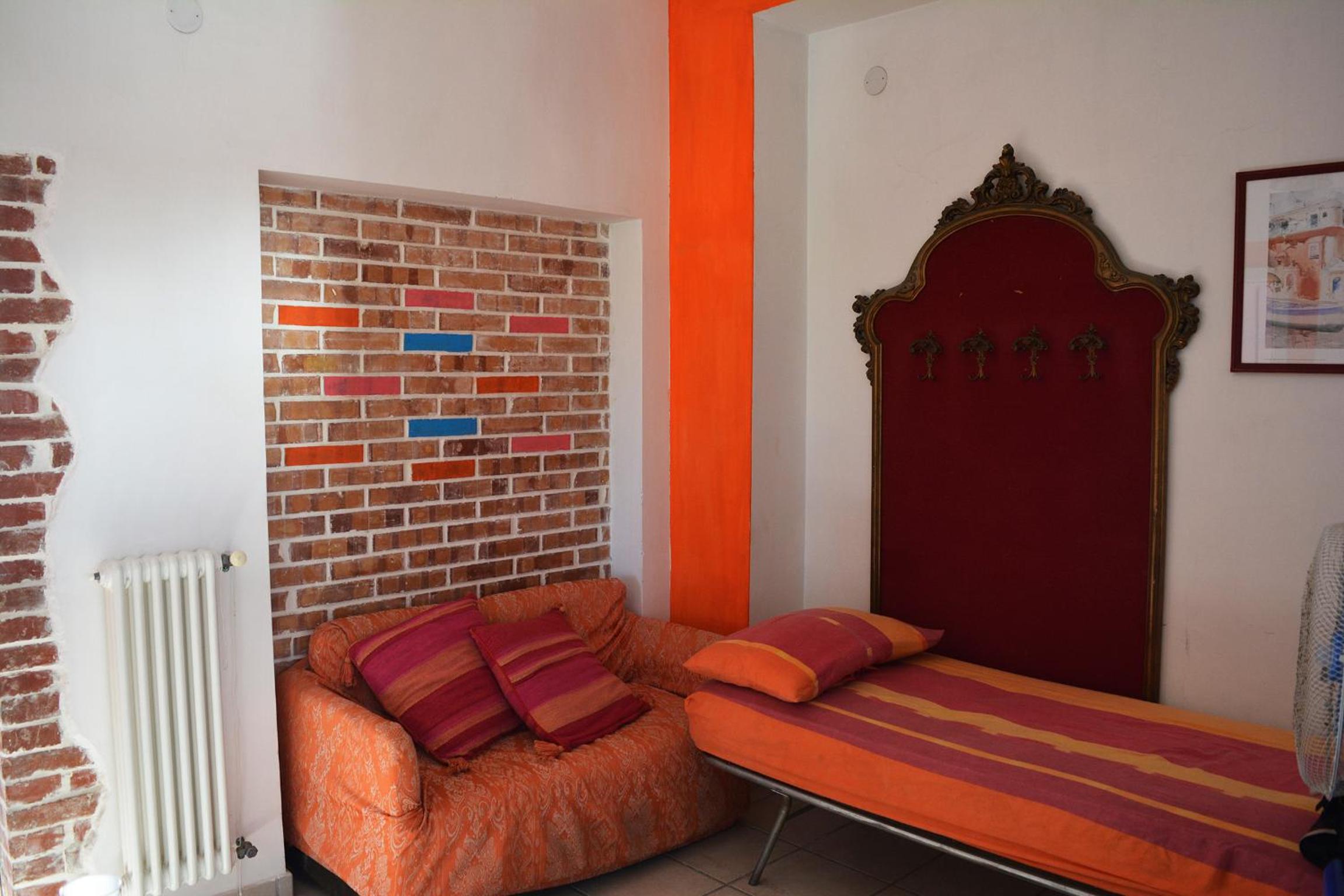 One-Bedroom Apartment (5 Adults)