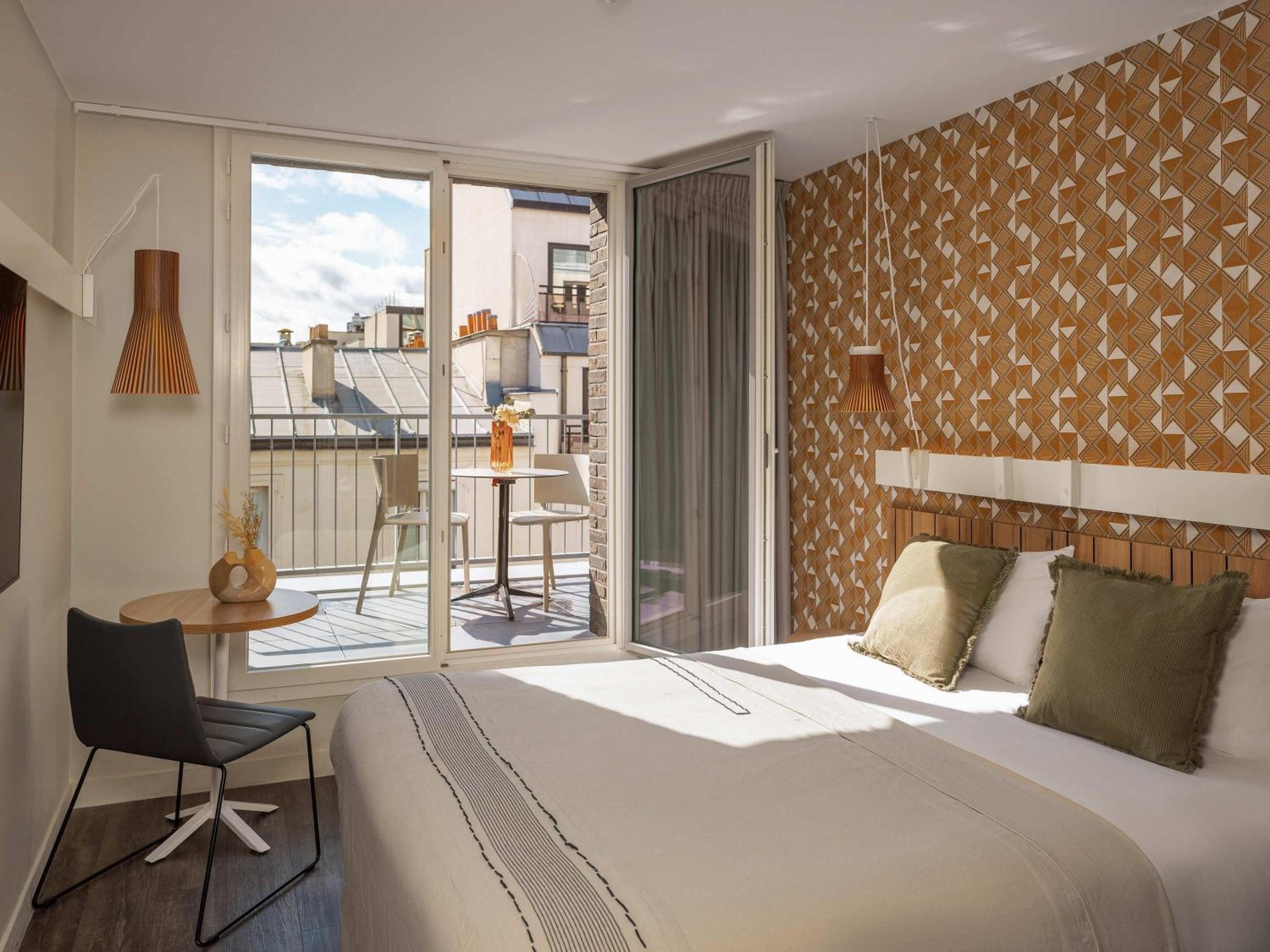 Superior Queen Room with Balcony photo 2