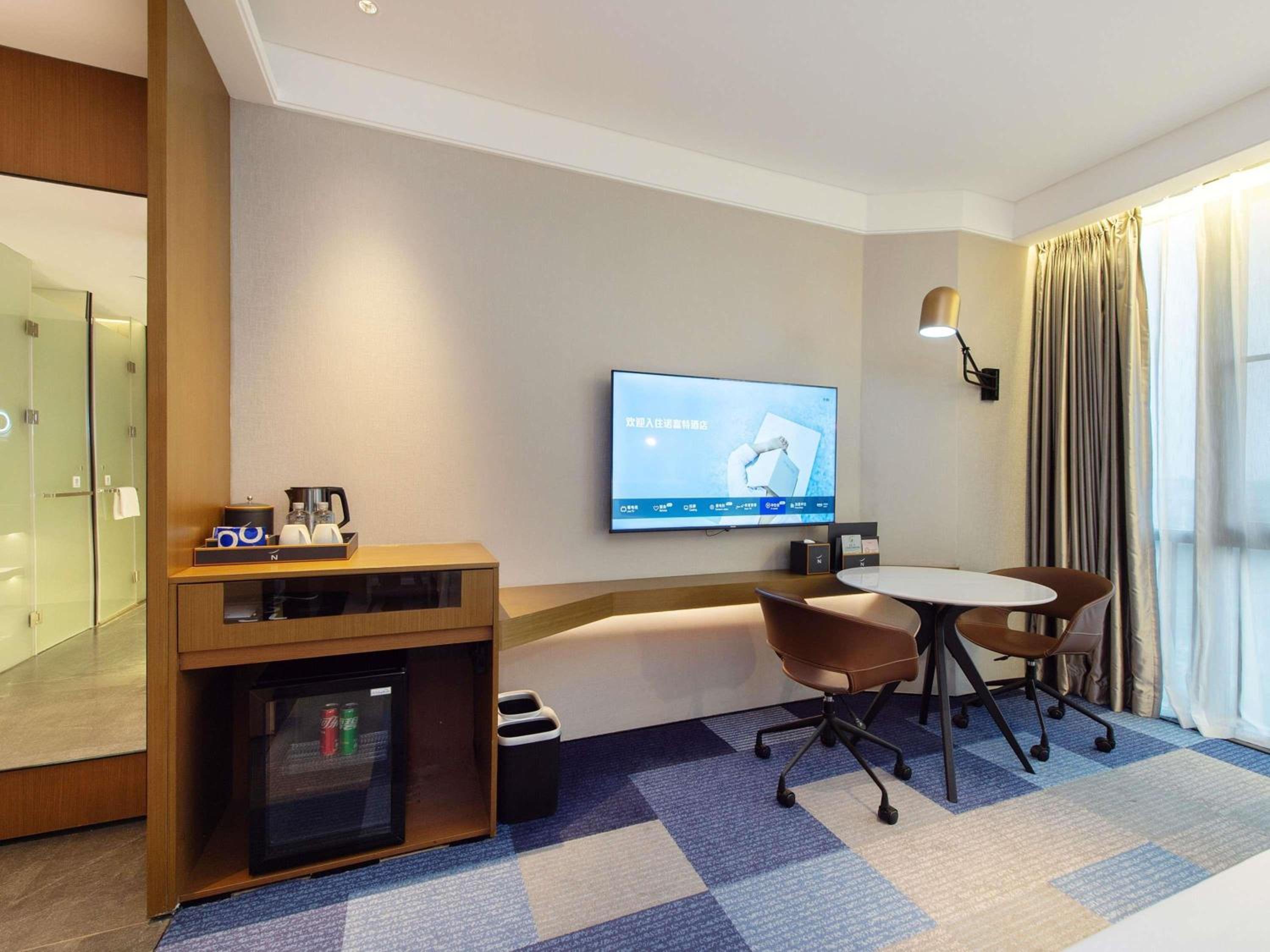 Superior King Room - Photo 5