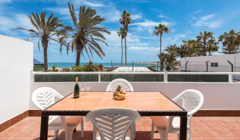 One-Bedroom Apartment with Sea View photo 3