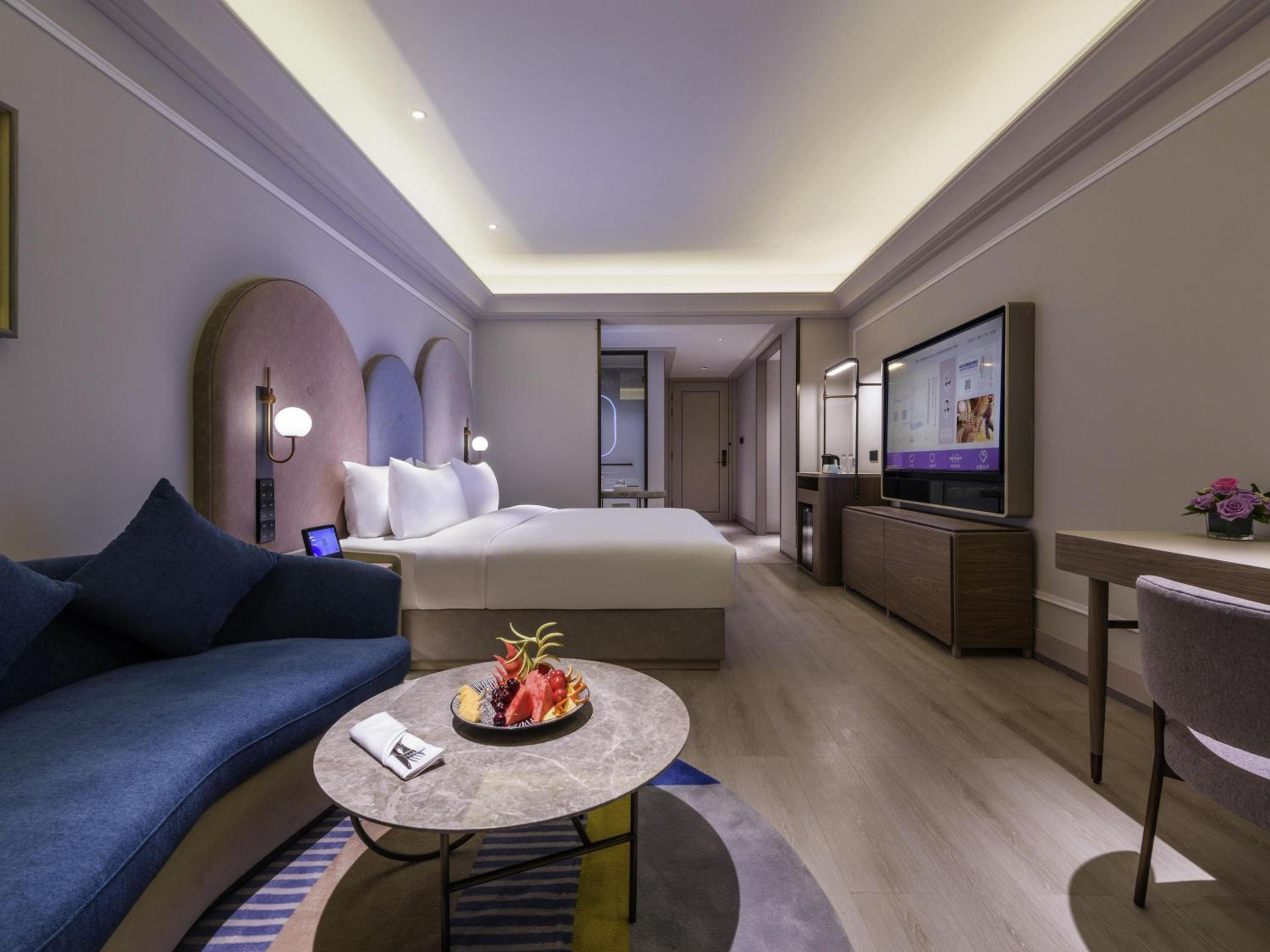 Deluxe King Room photo 1