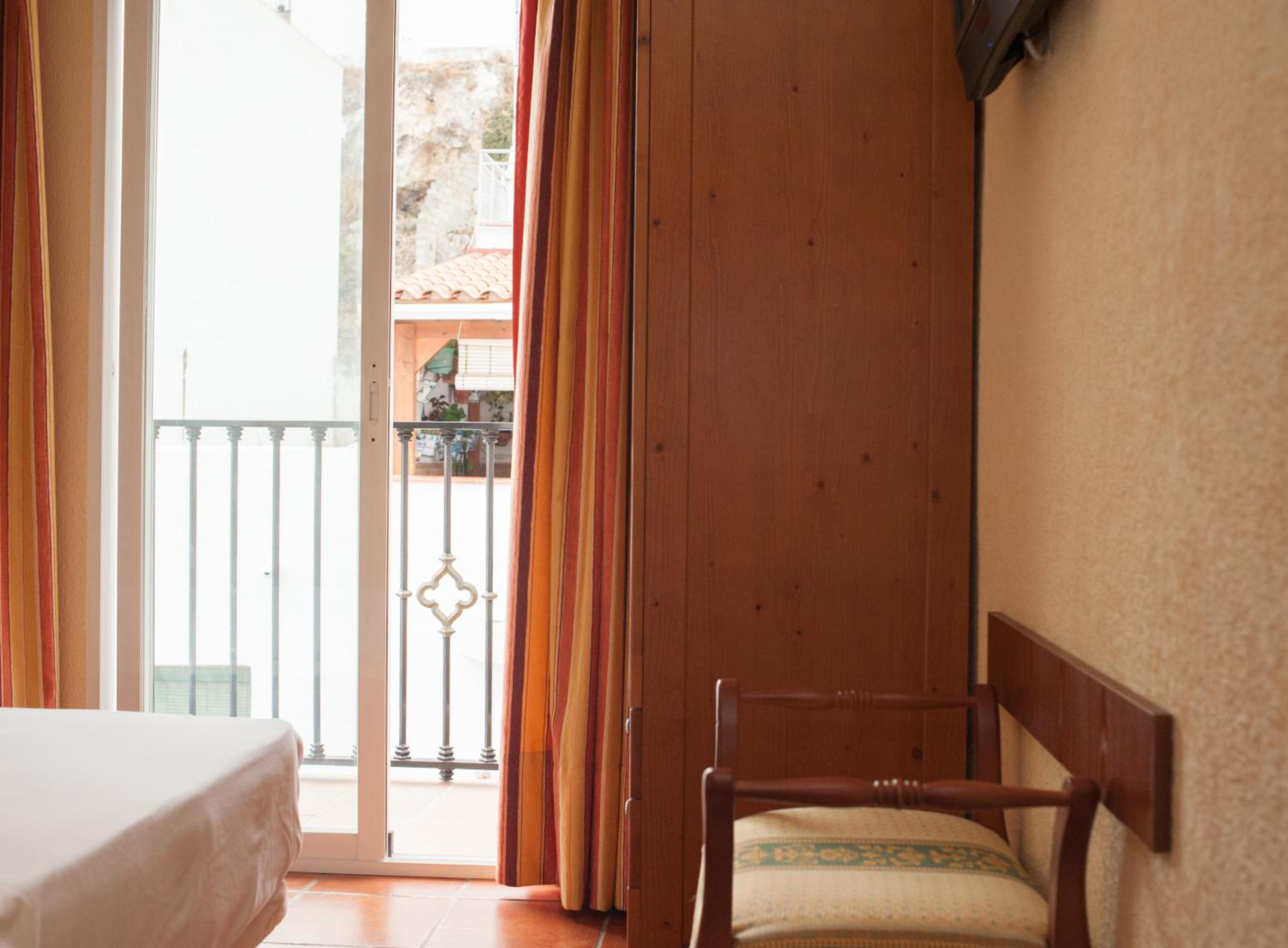 Single Room with Balcony photo 3