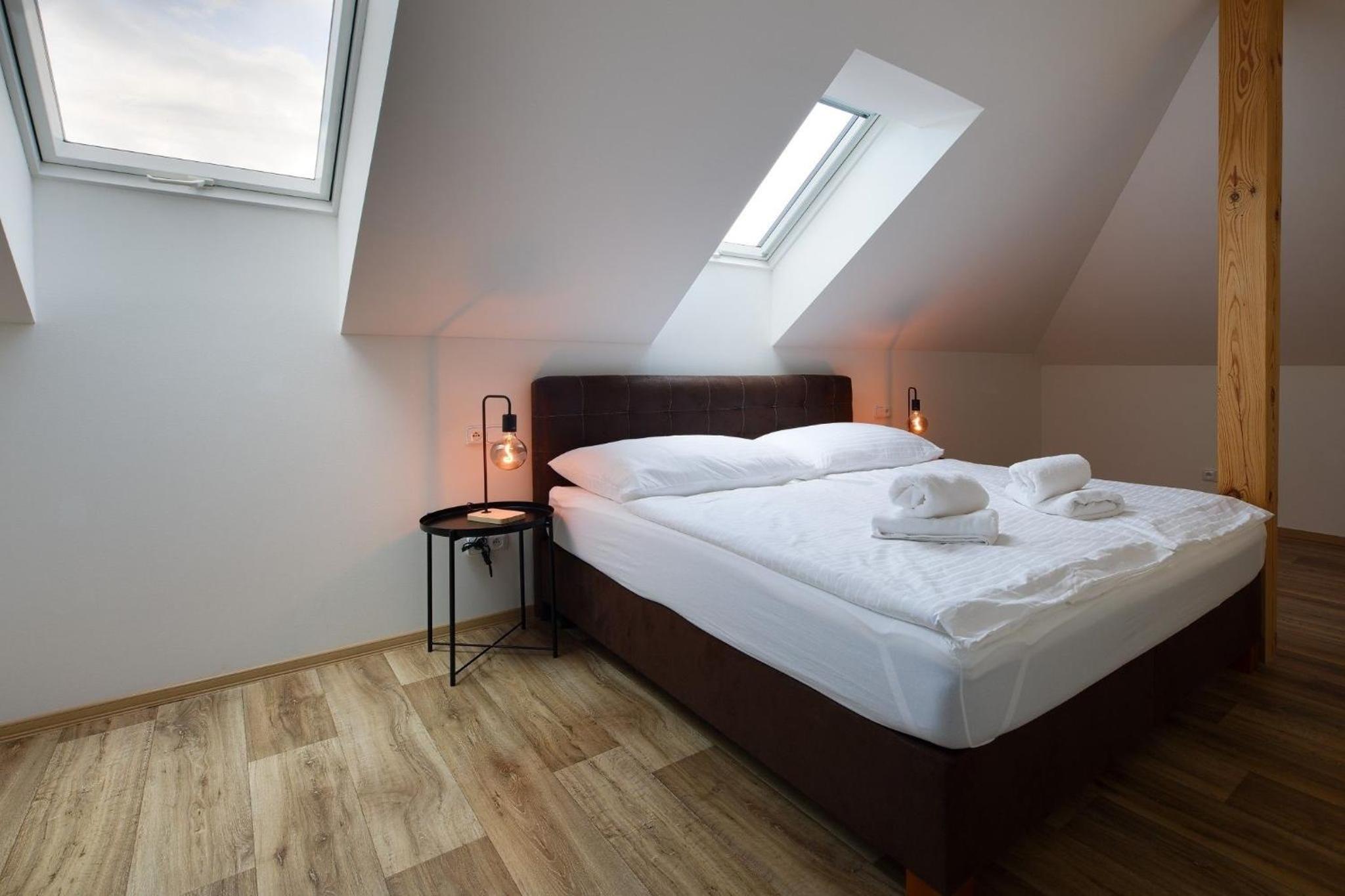 Deluxe Two-Bedroom Apartment with Garden View photo 2