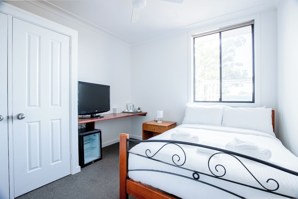 Double Room, 1 Double Bed, Shared Bathroom