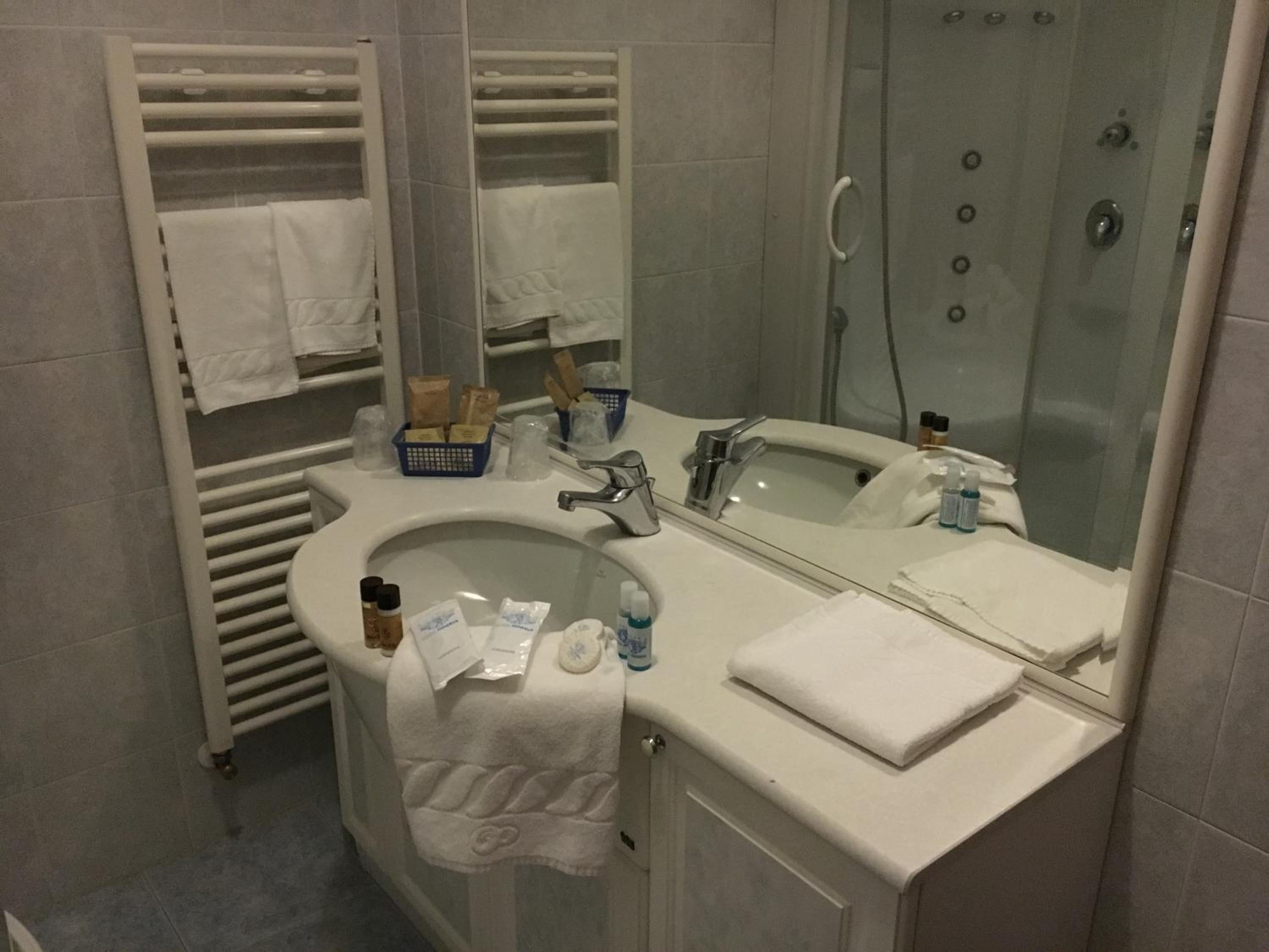 Double Room - Photo 13