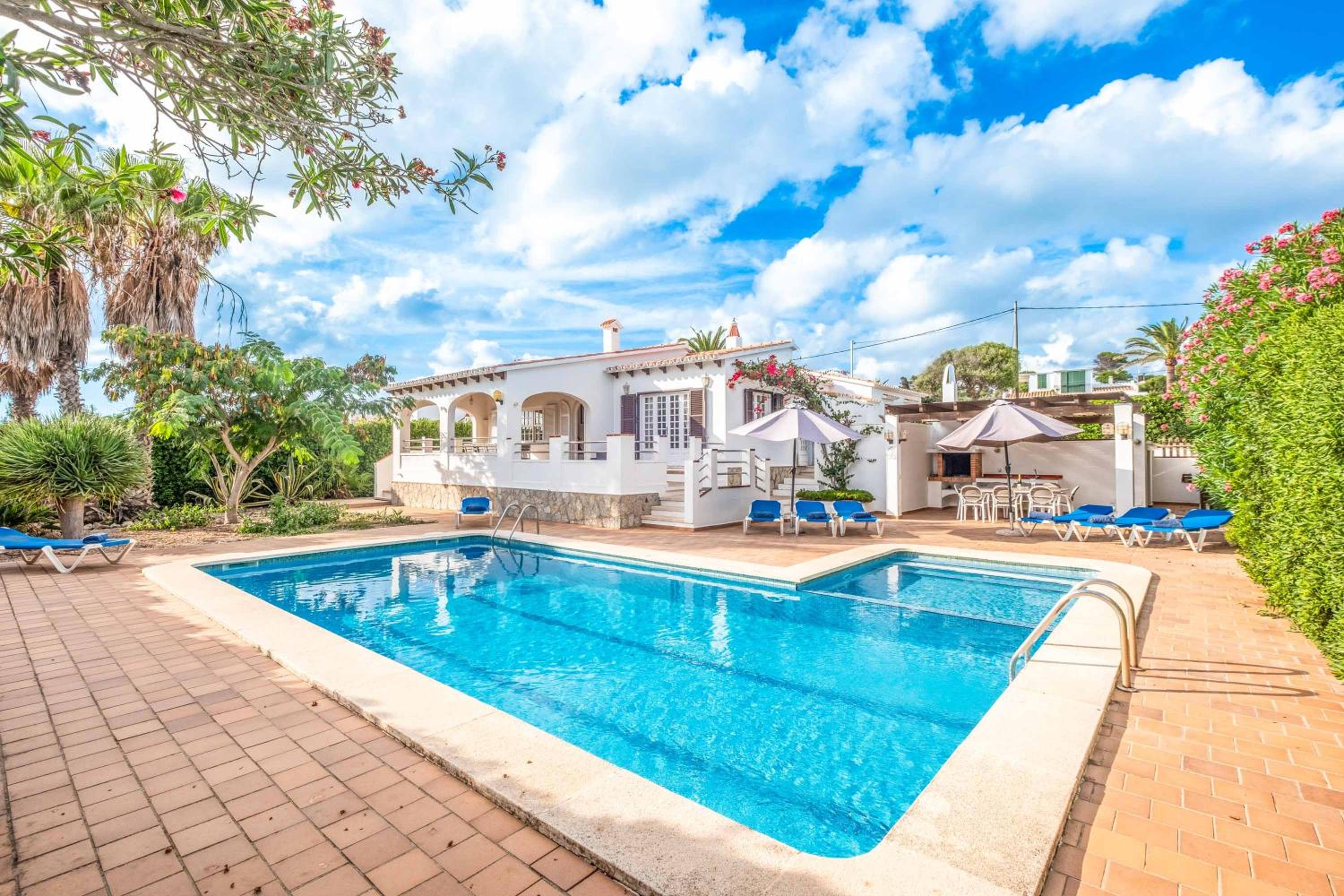 Villa de Cuatro Habitaciones