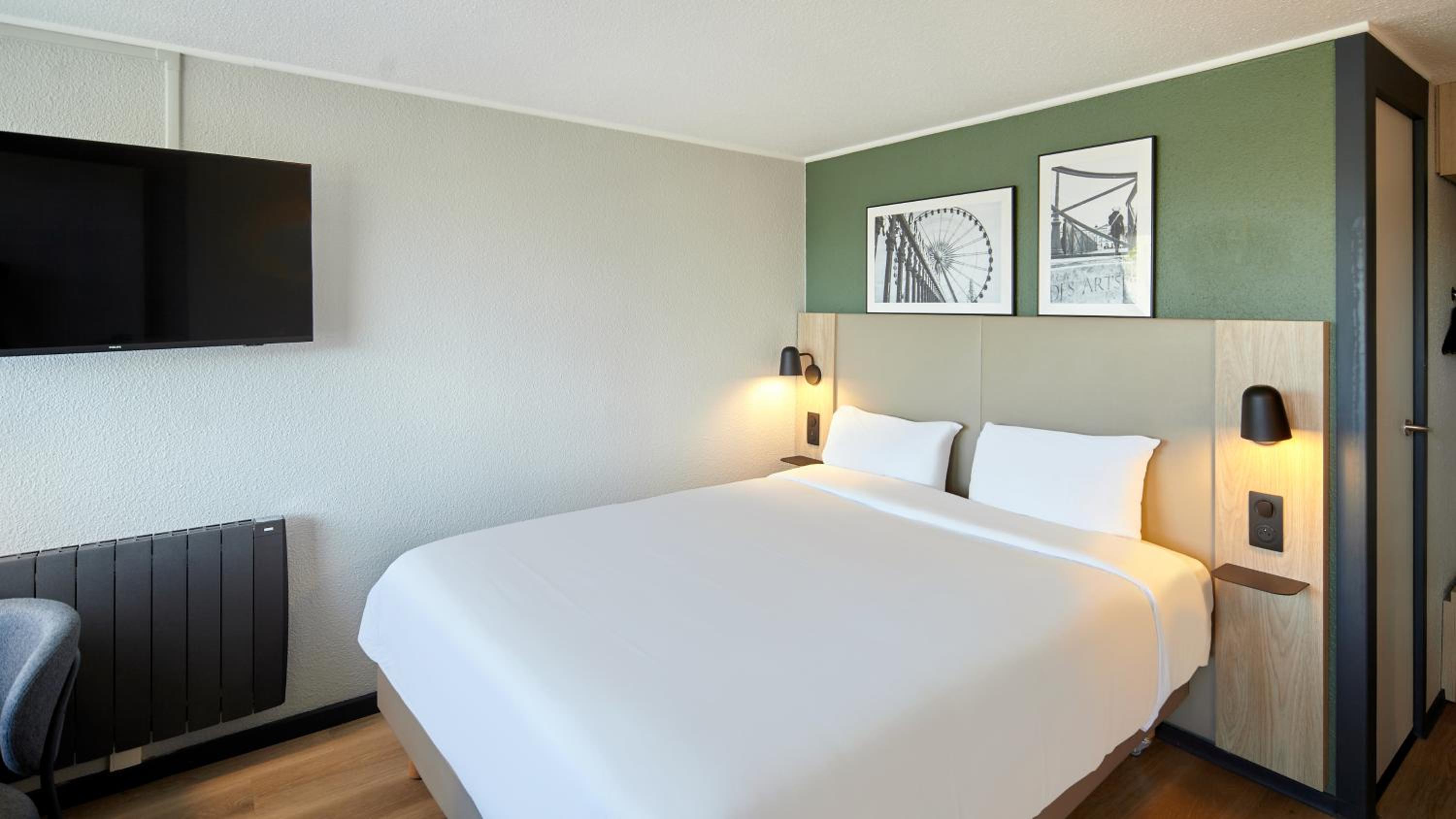 Standard Room - 1 Queen Bed - Photo 6