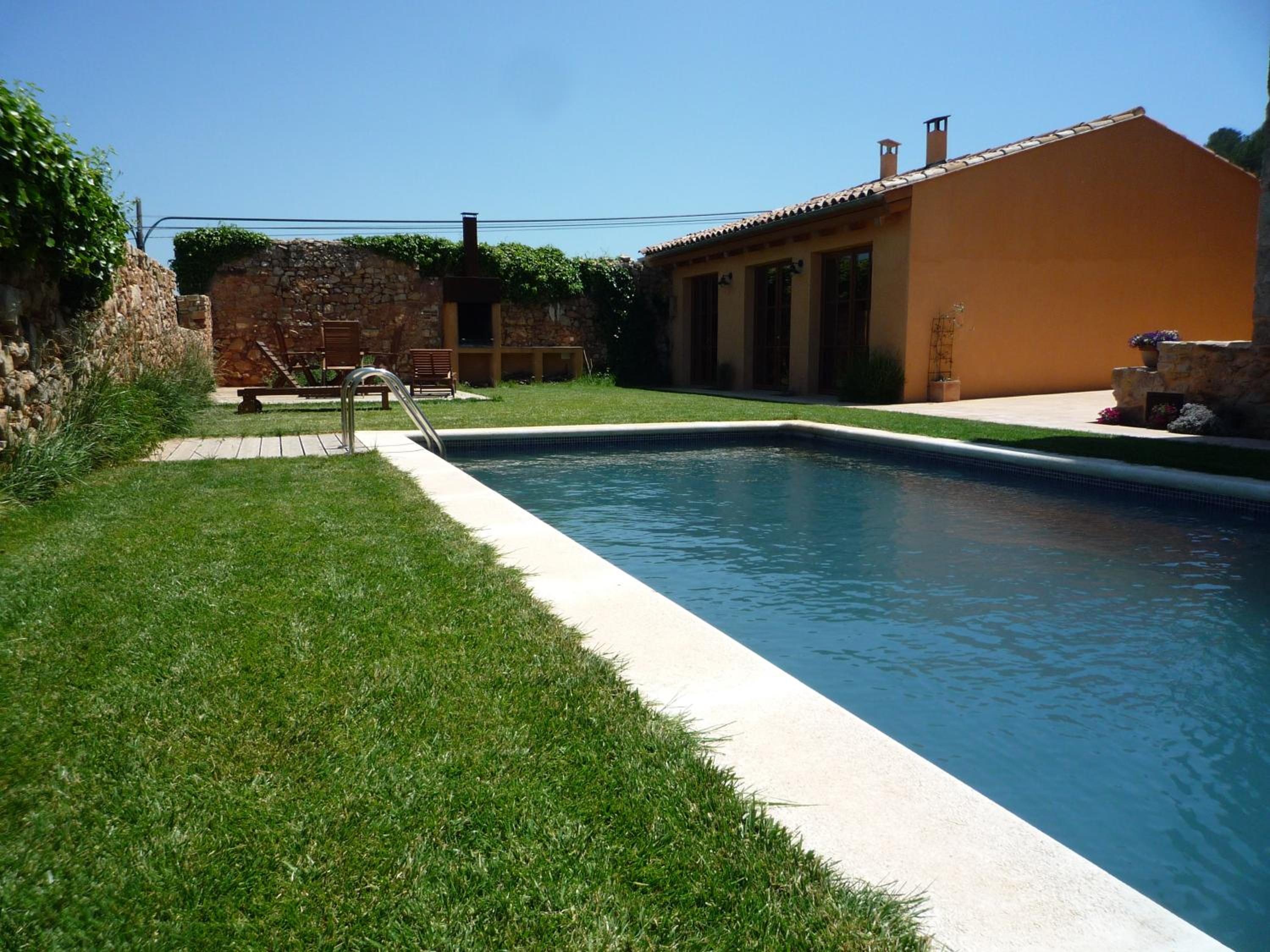 Apartment with Terrace - Photo 4