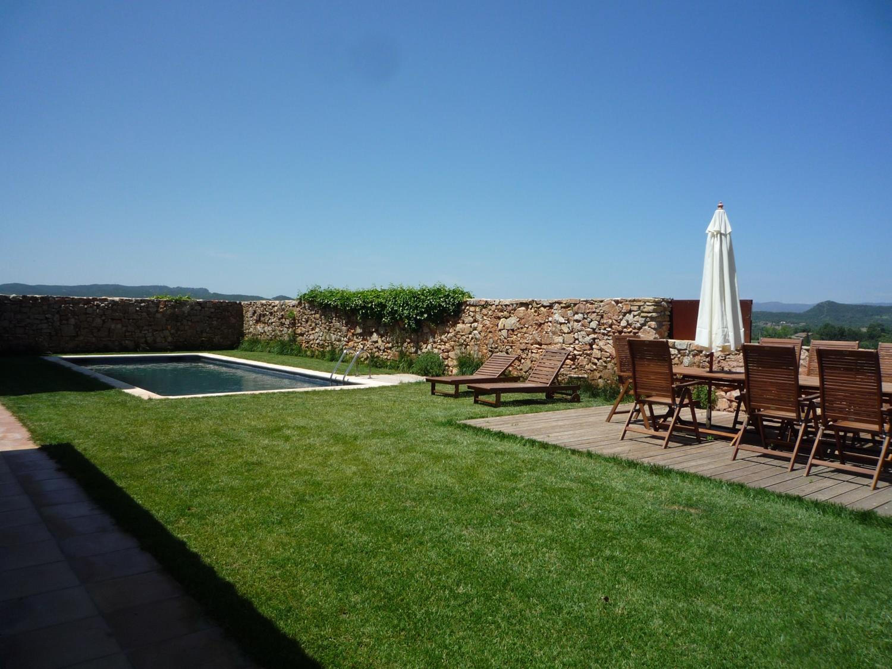 Apartment with Terrace - Photo 3