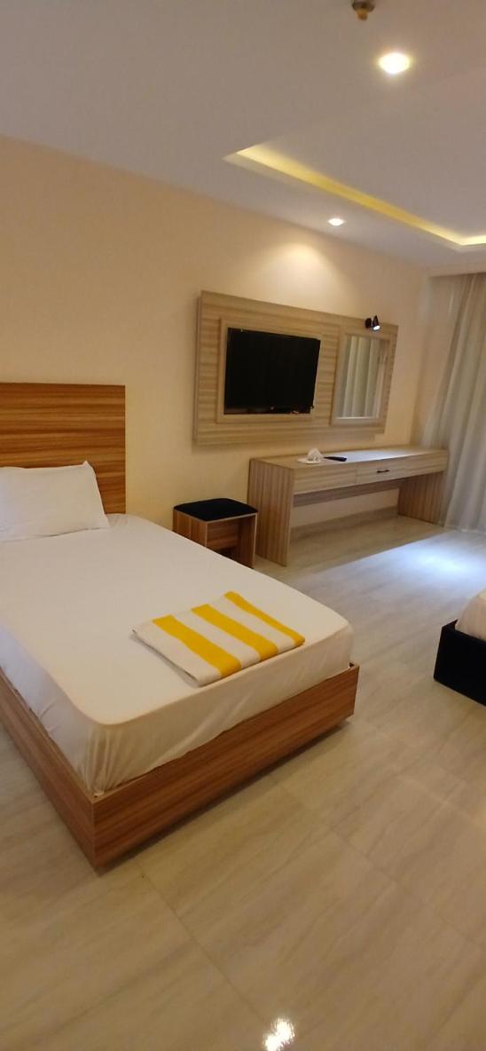 Queen Room with Pool View