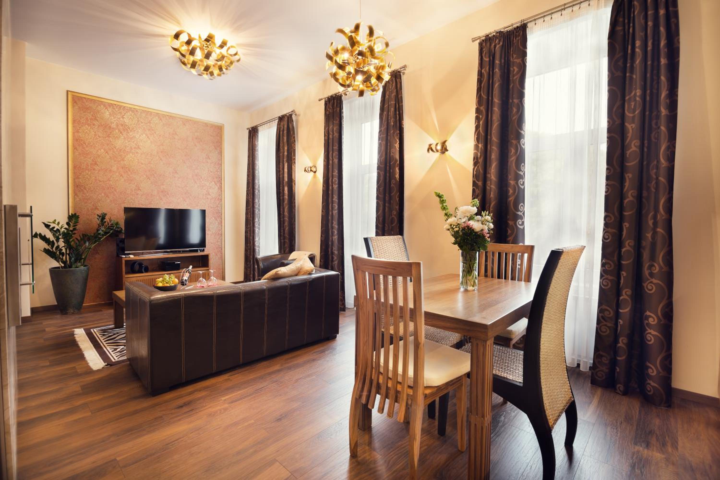 Deluxe Apartment with Private Sauna - Photo 6